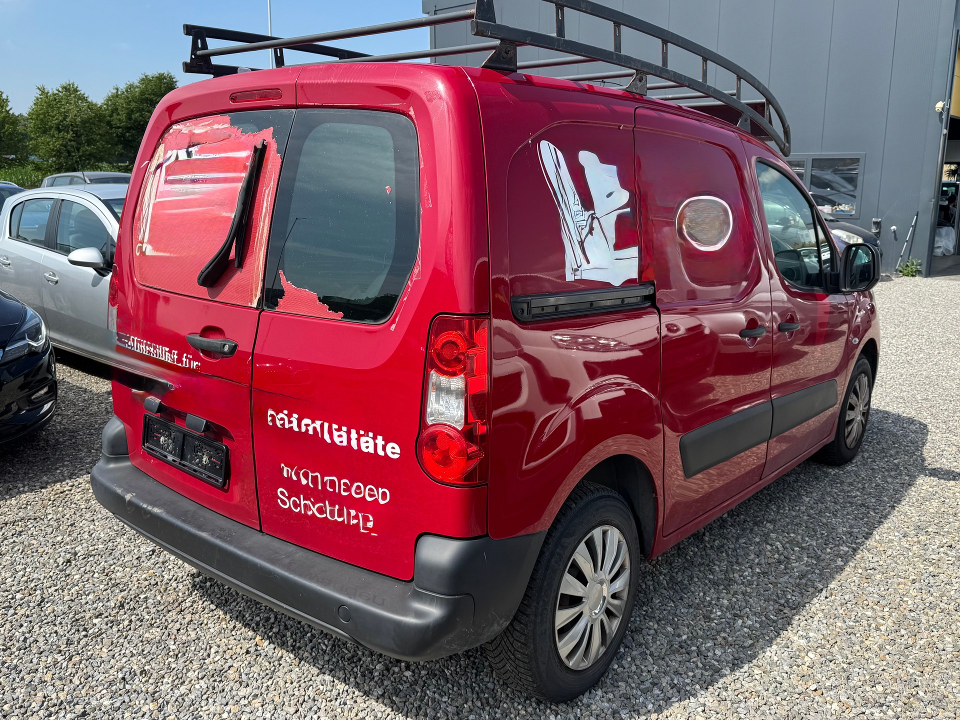 PEUGEOT Partner 1.6i Urban Pack-image-4