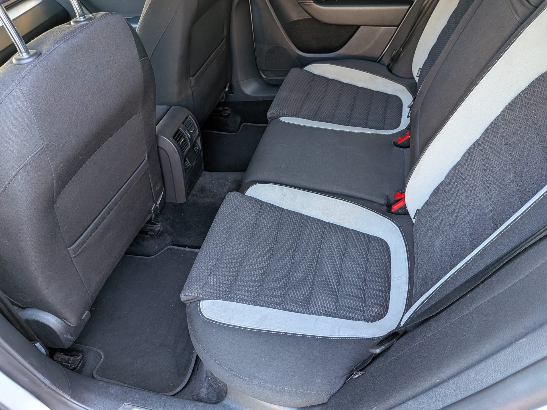 VW Passat Variant 2.0 TSI R-Line DSG-image-7