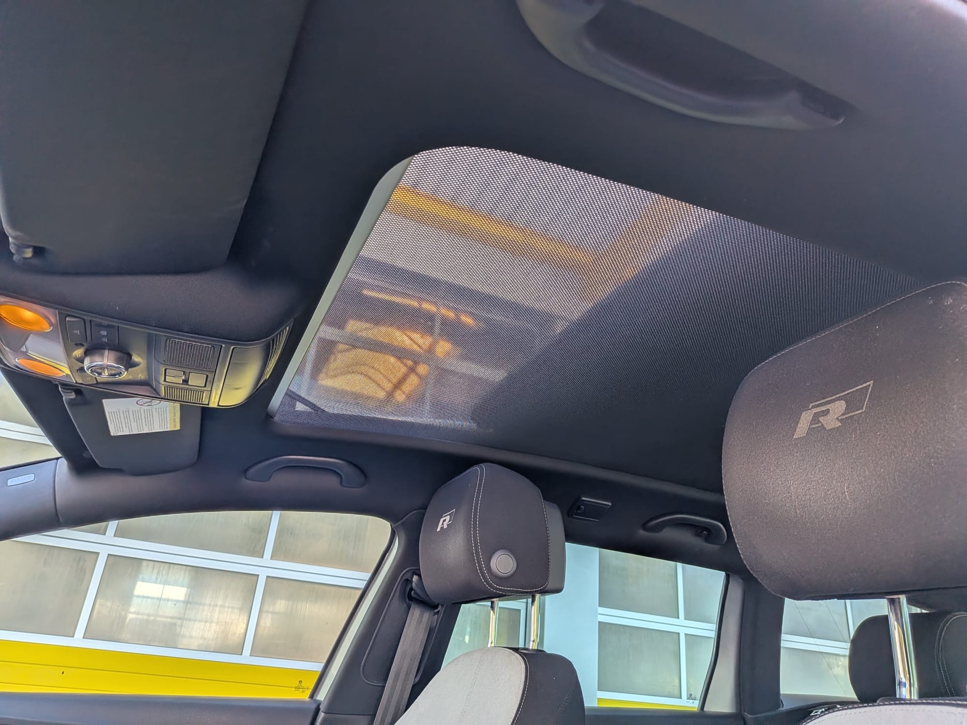 VW Passat Variant 2.0 TSI R-Line DSG-image-9