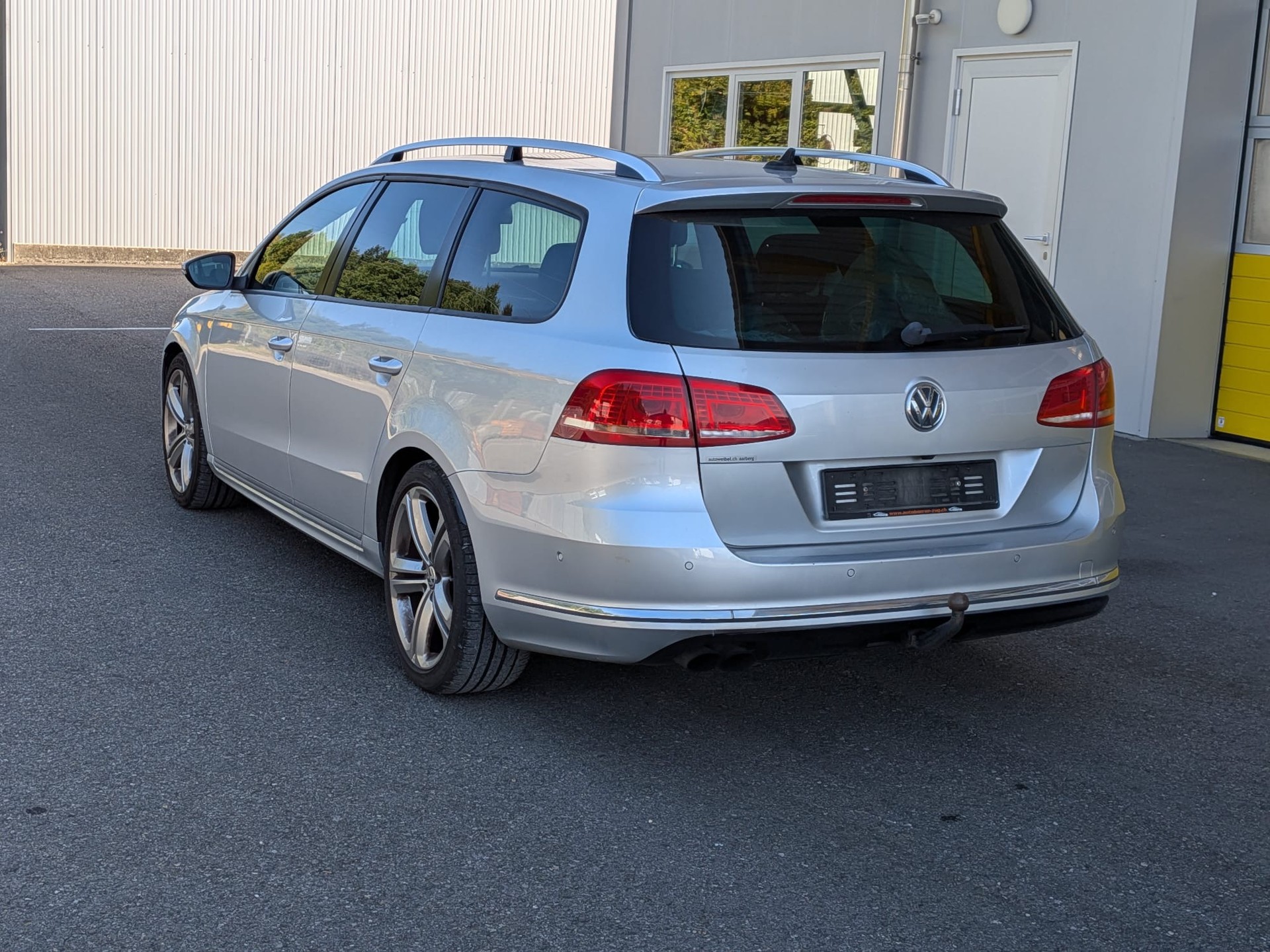 VW Passat Variant 2.0 TSI R-Line DSG-image-3