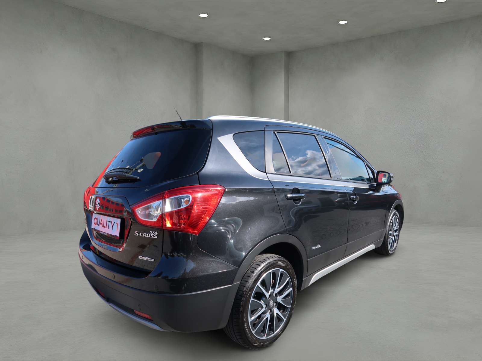 SUZUKI SX4 S-Cross 1.6 TD PizSulai 4WD TCSS-image-3