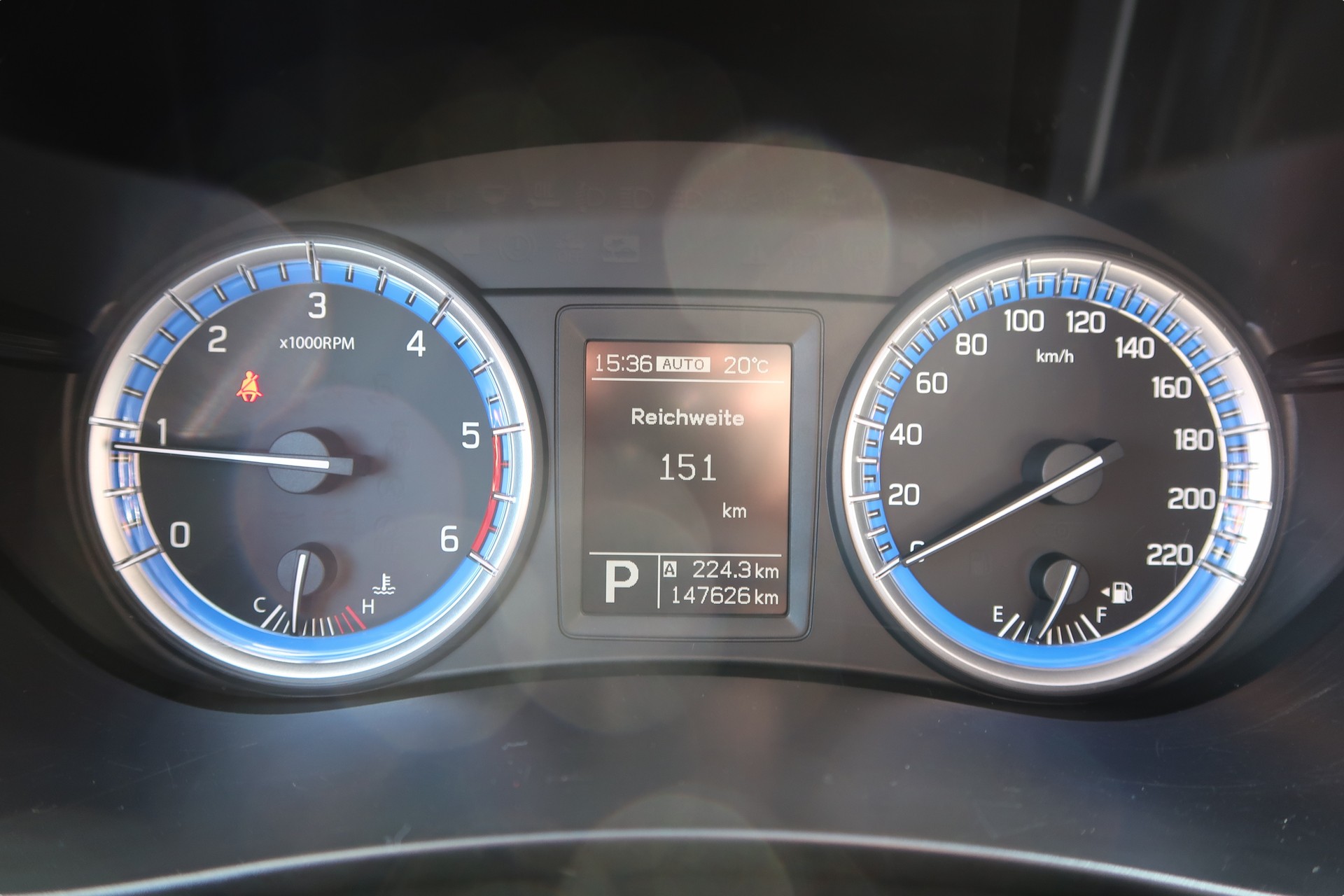 SUZUKI SX4 S-Cross 1.6 TD PizSulai 4WD TCSS-image-11
