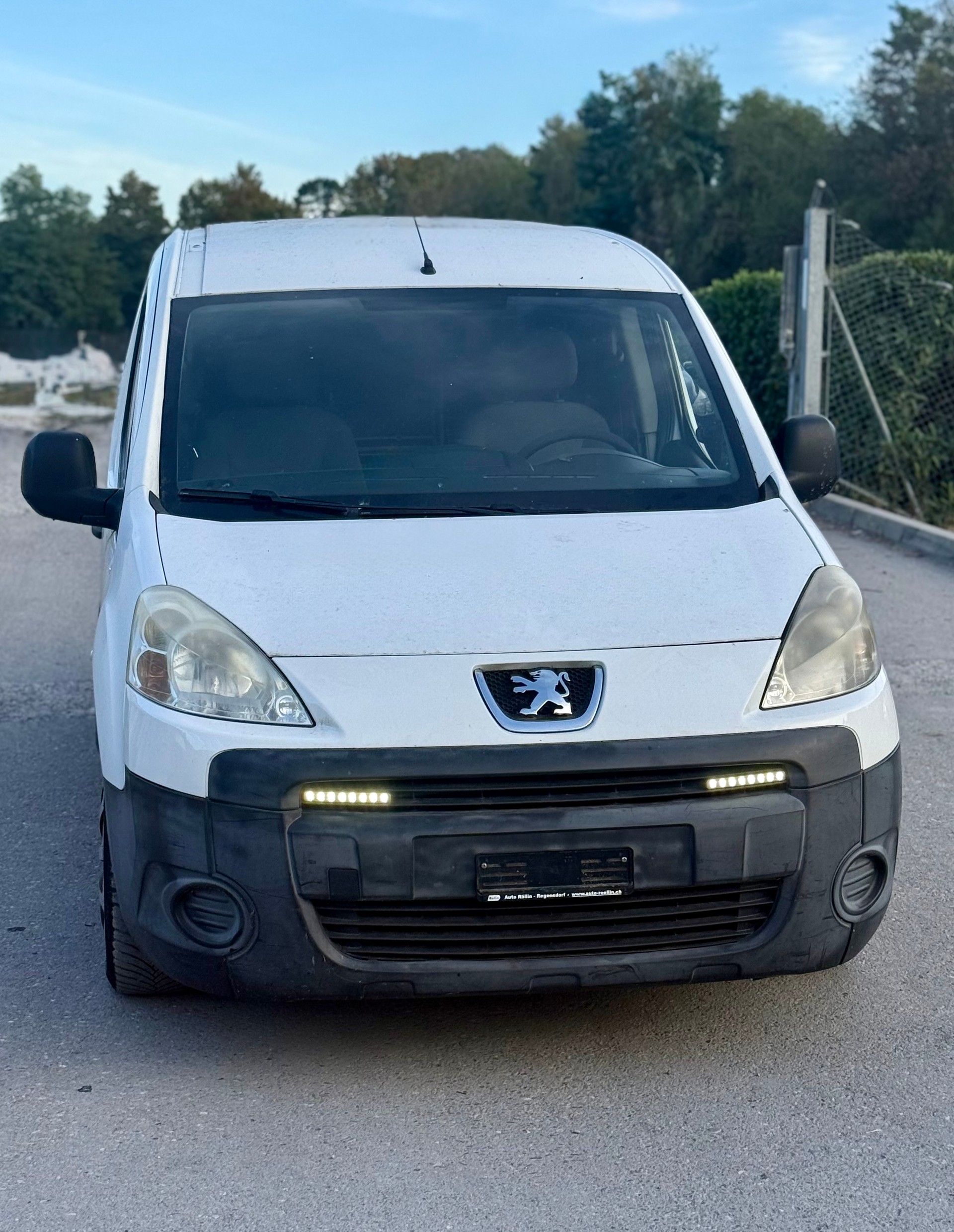 PEUGEOT Partner 1.6 e-HDI Urban KLIMA-image-1