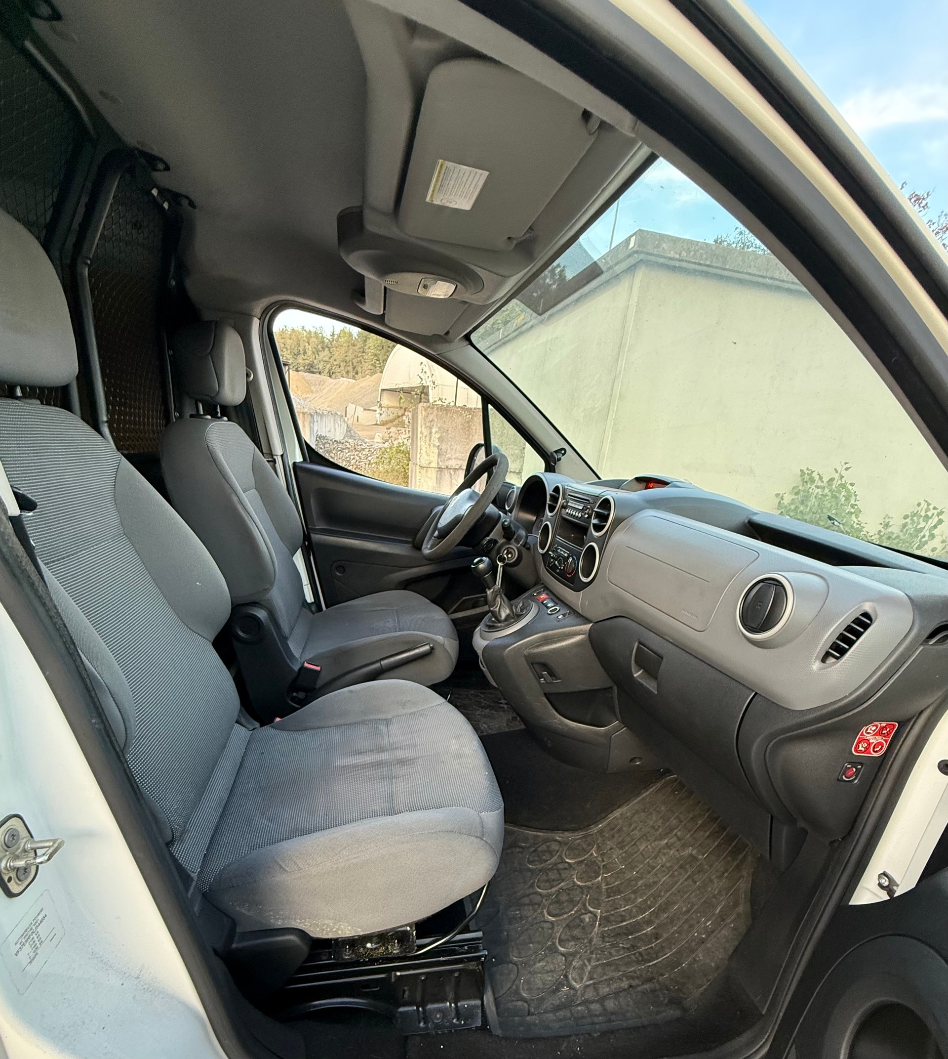 PEUGEOT Partner 1.6 e-HDI Urban KLIMA-image-12