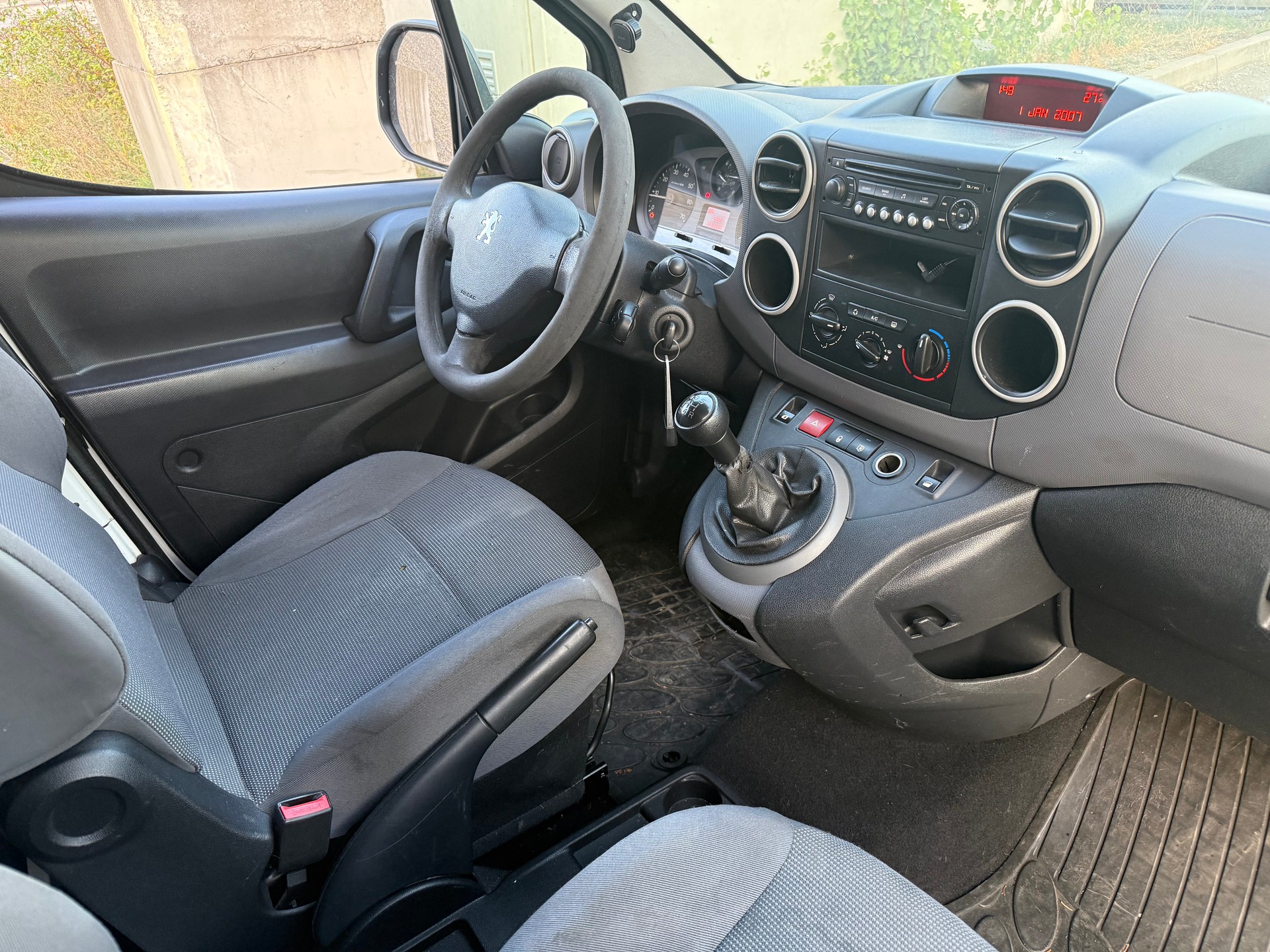 PEUGEOT Partner 1.6 e-HDI Urban KLIMA-image-11