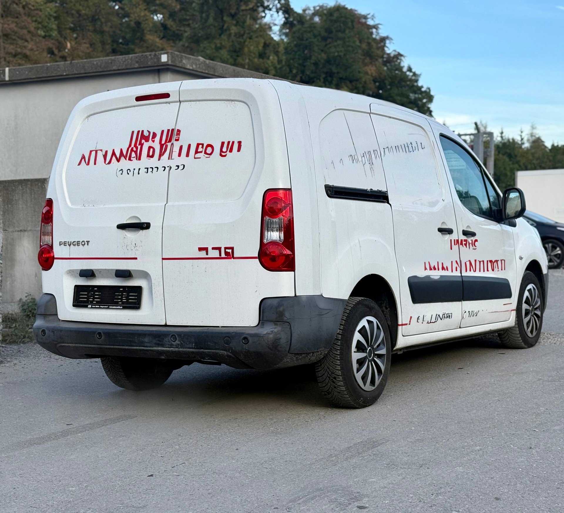 PEUGEOT Partner 1.6 e-HDI Urban KLIMA-image-5