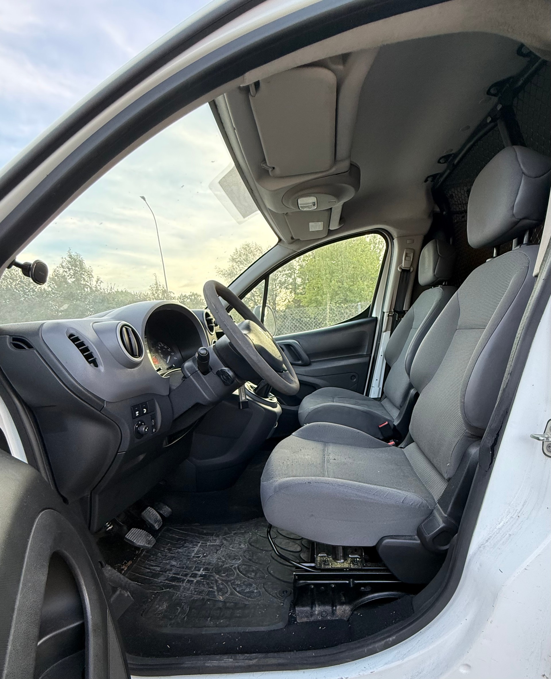 PEUGEOT Partner 1.6 e-HDI Urban KLIMA-image-7