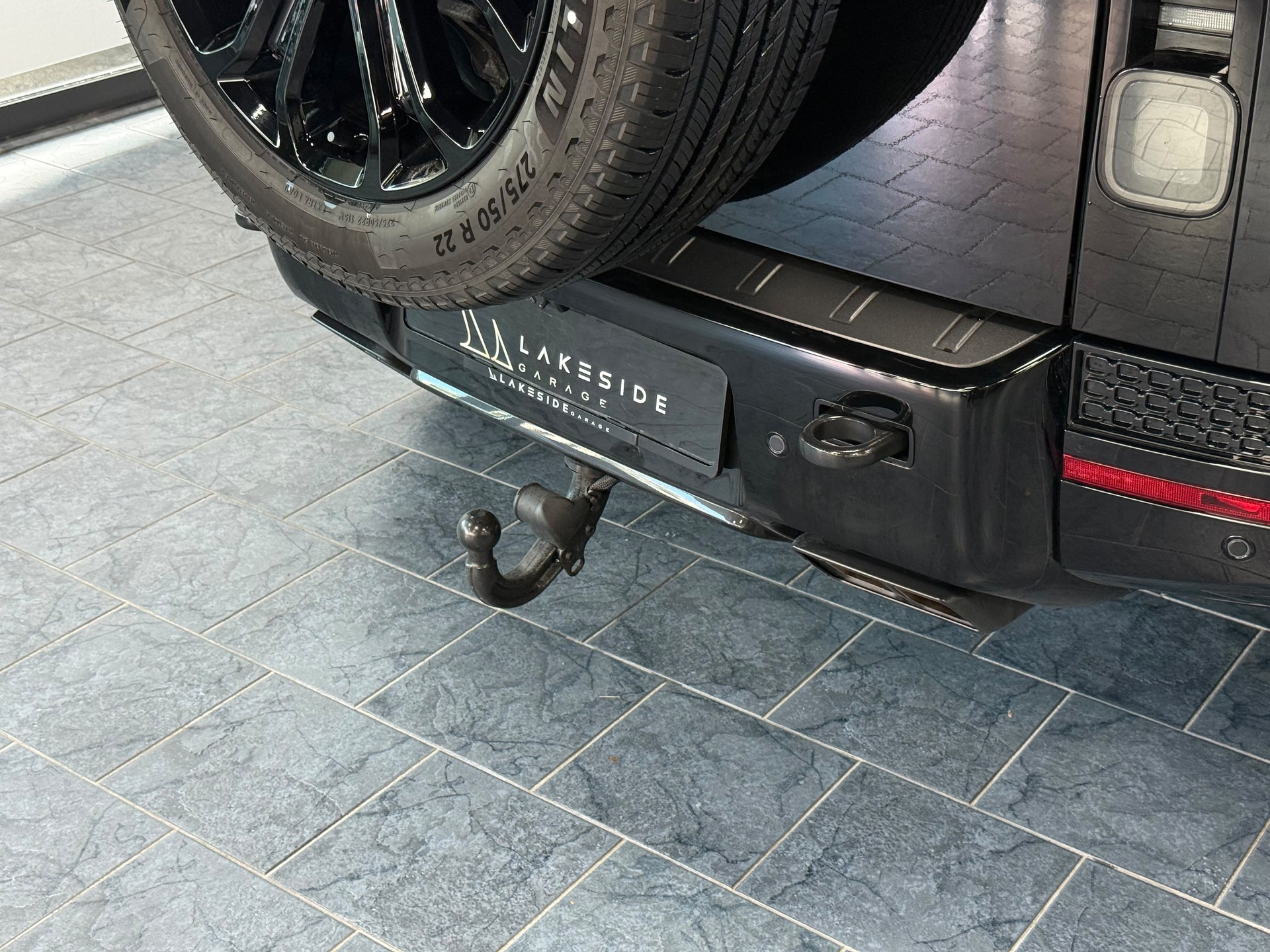 LAND ROVER Defender 110 635 V8 4.4 Octa Black AT8-image-28