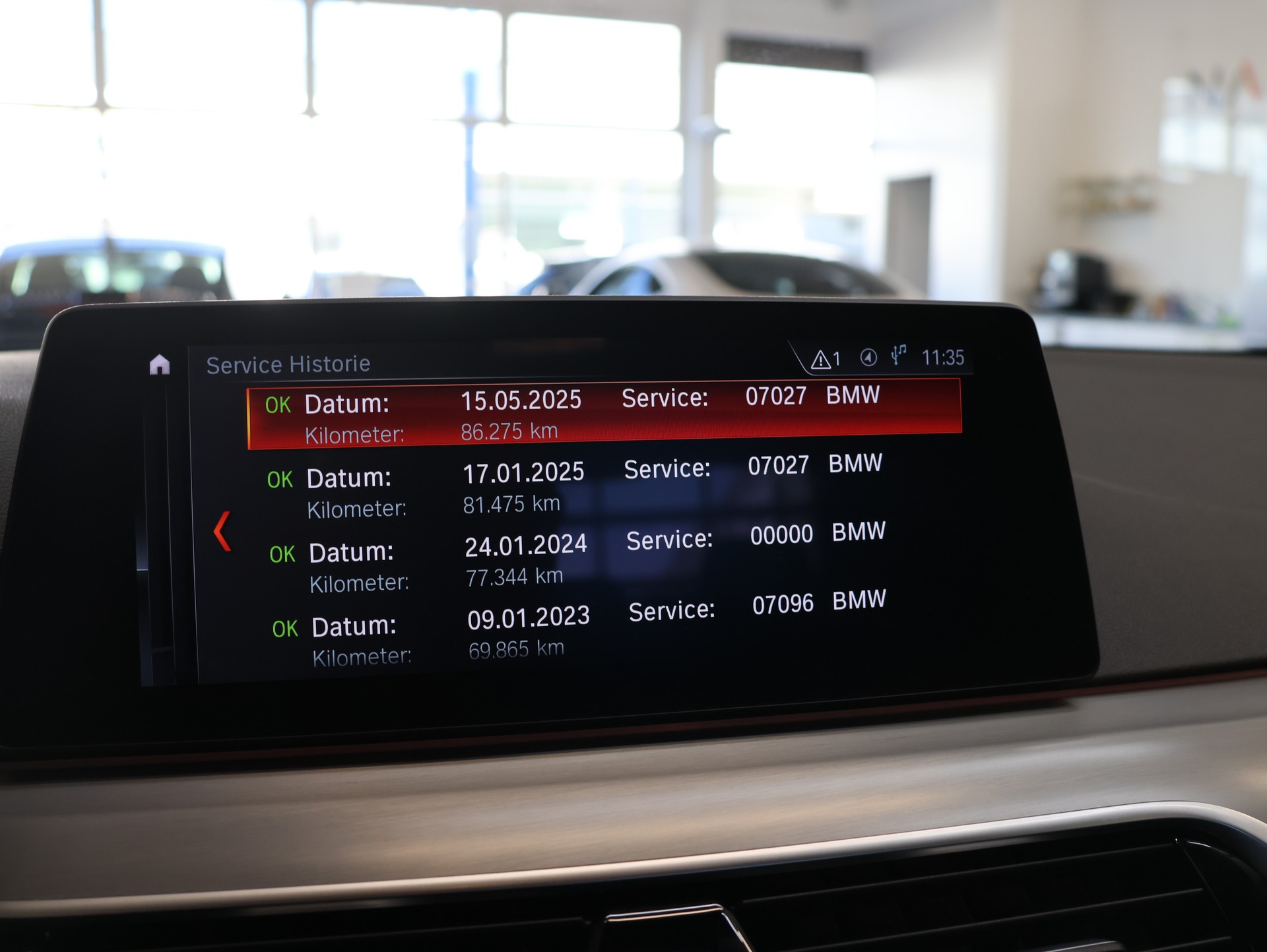 BMW 520d xDrive Sport Line Steptronic *BLACK-SAPPHIRE*-image-17