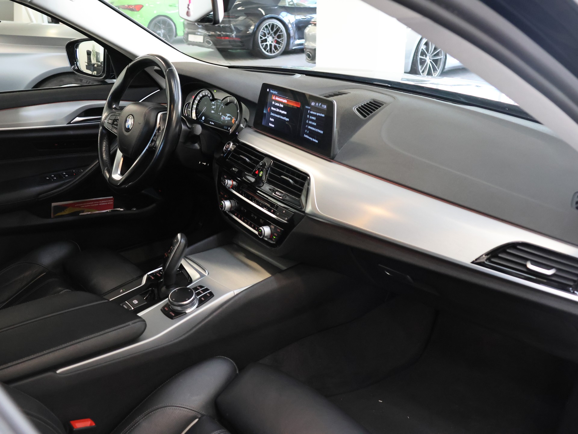 BMW 520d xDrive Sport Line Steptronic *BLACK-SAPPHIRE*-image-22