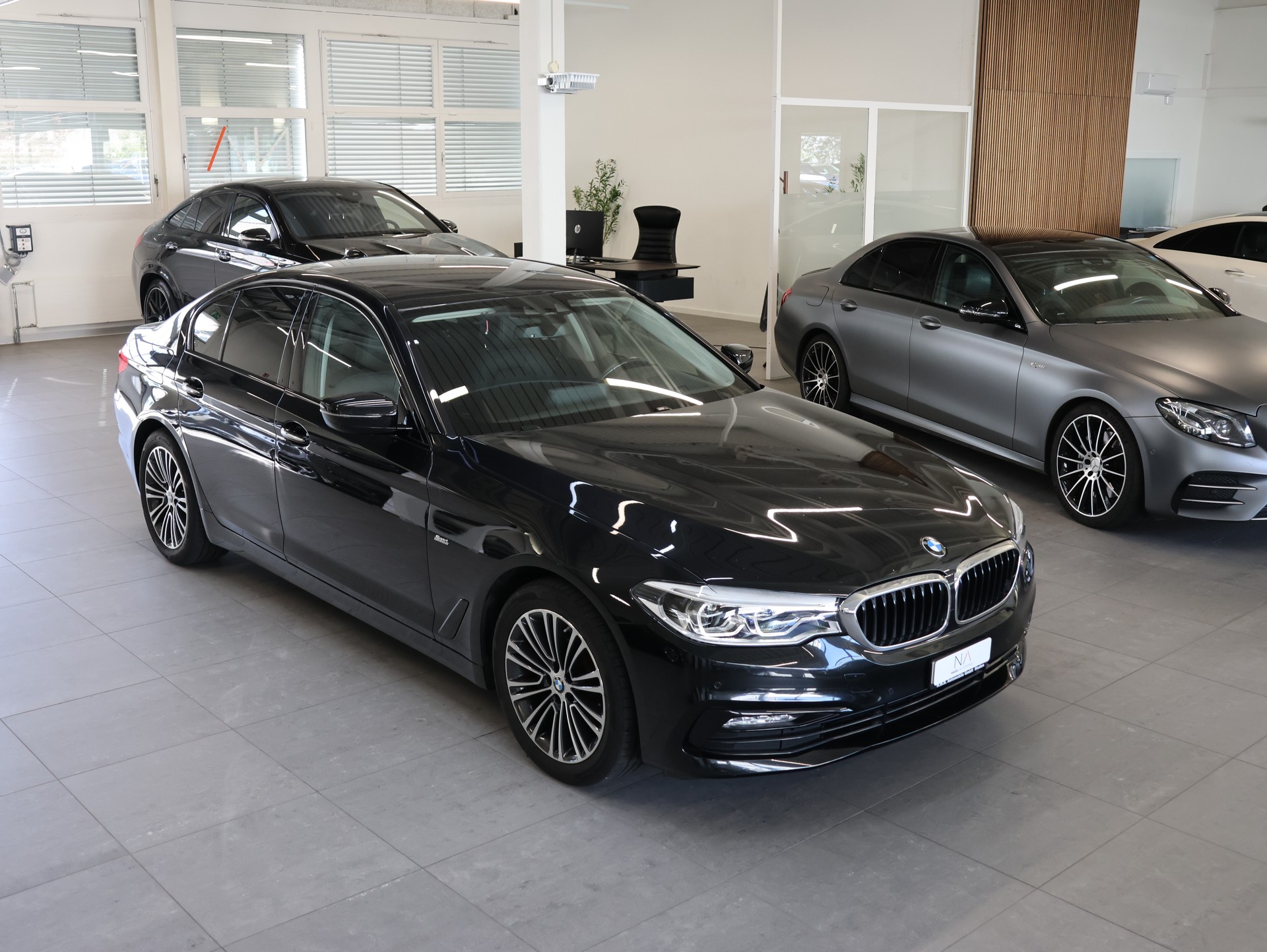 BMW 520d xDrive Sport Line Steptronic *BLACK-SAPPHIRE*-image-5