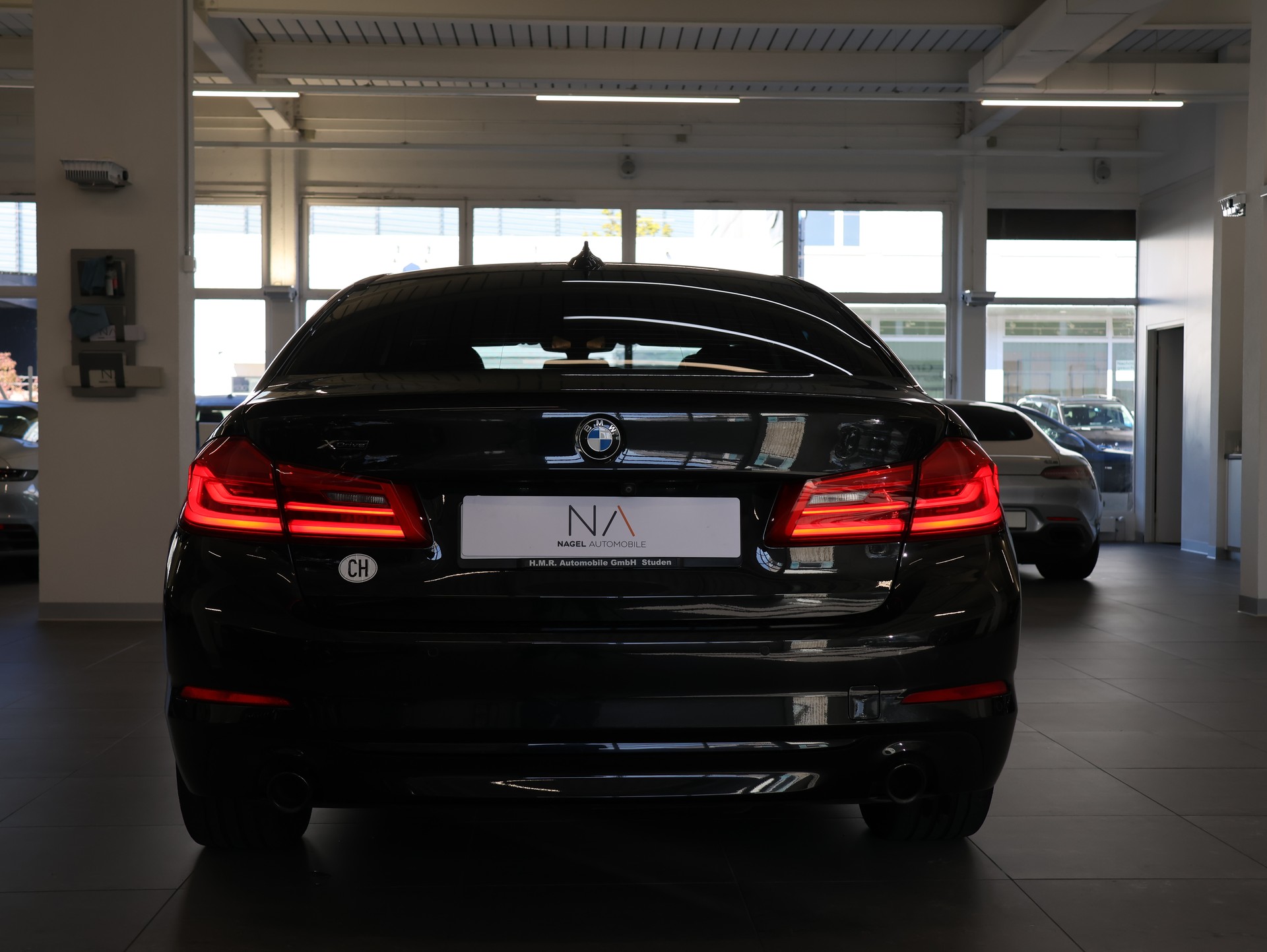 BMW 520d xDrive Sport Line Steptronic *BLACK-SAPPHIRE*-image-4