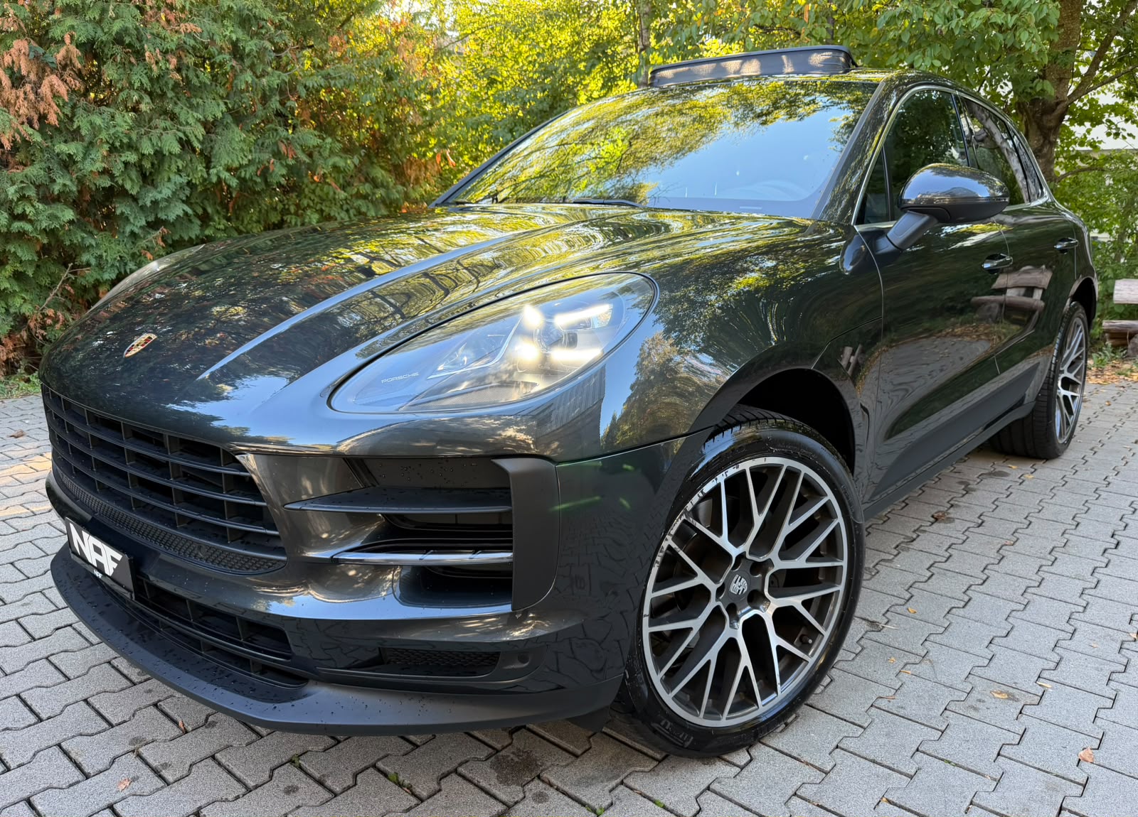 Car photo