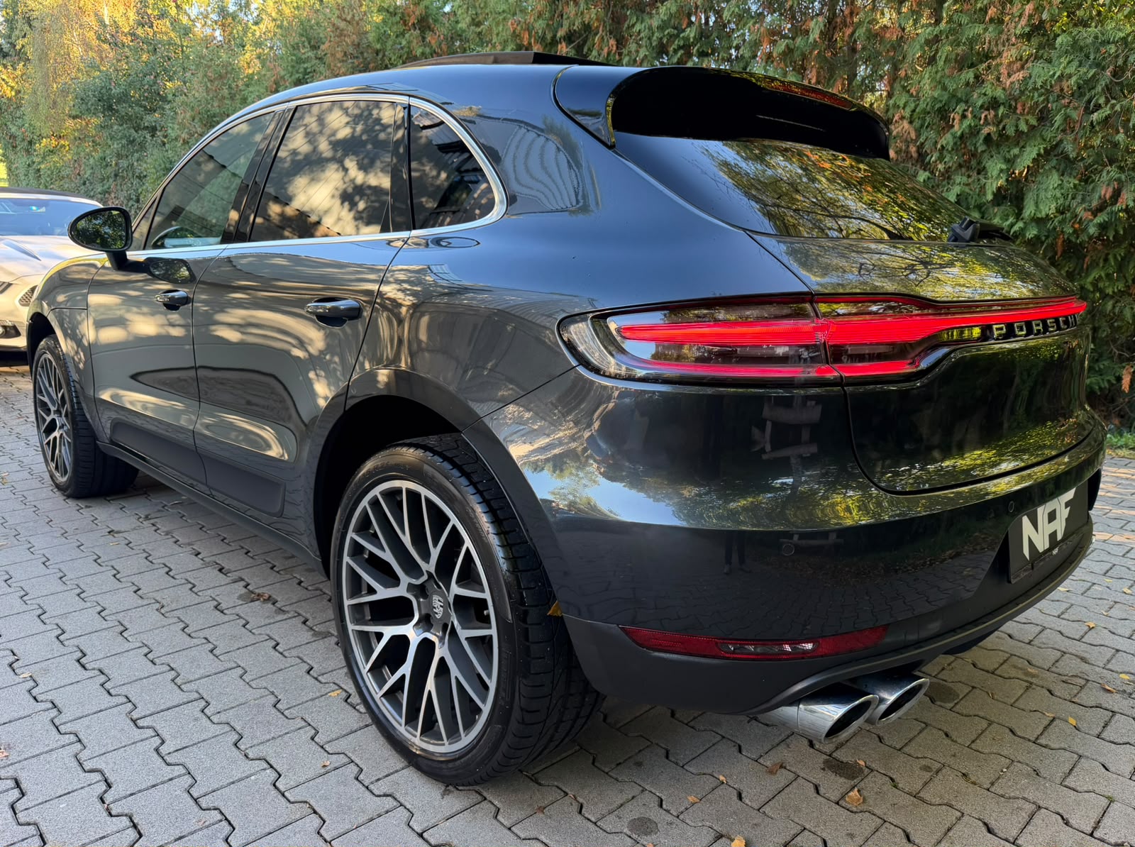 PORSCHE Macan PDK-image-2