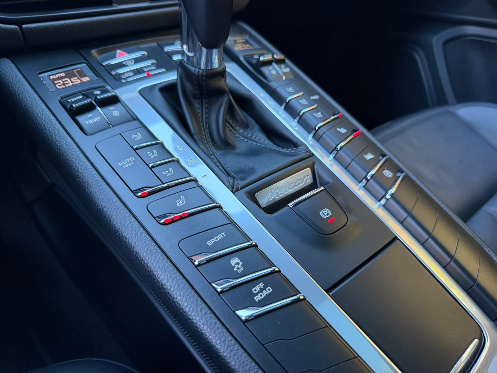 PORSCHE Macan PDK-image-21