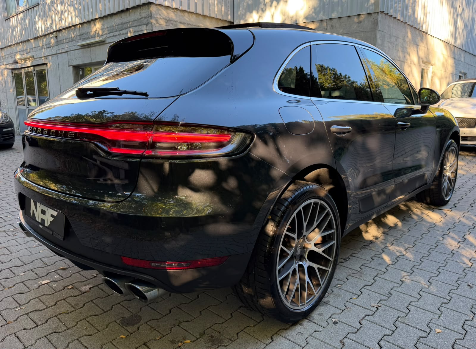 PORSCHE Macan PDK-image-4
