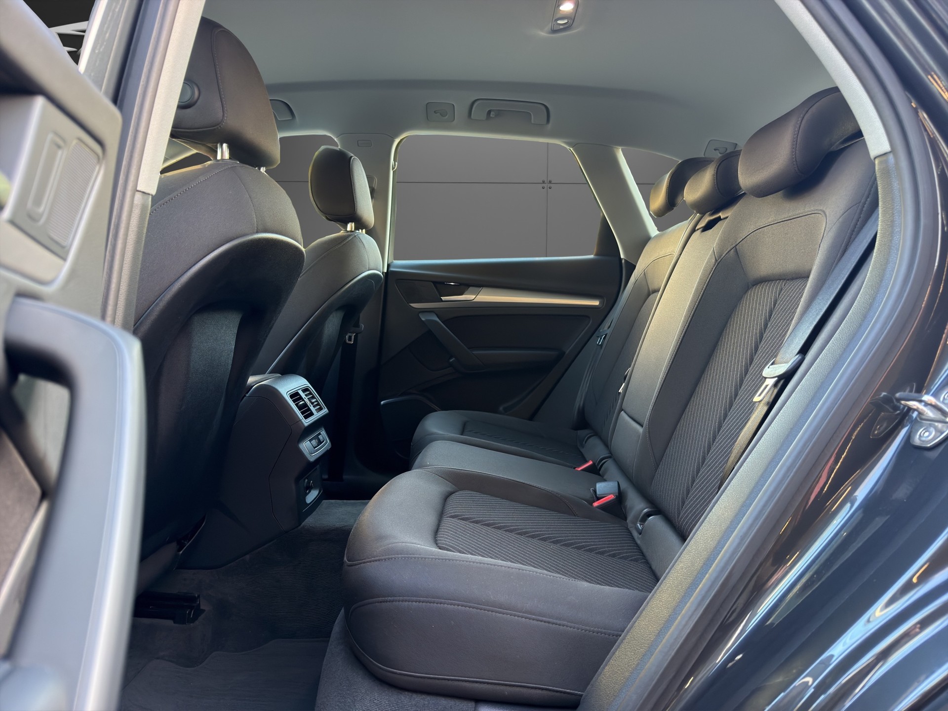 AUDI Q5 40 TDI quattro S-tronic 204ps MFK/Garantie-image-14