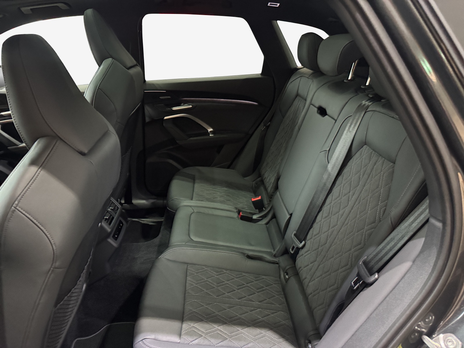 AUDI SQ5 TFSI quattro S-tronic-image-11