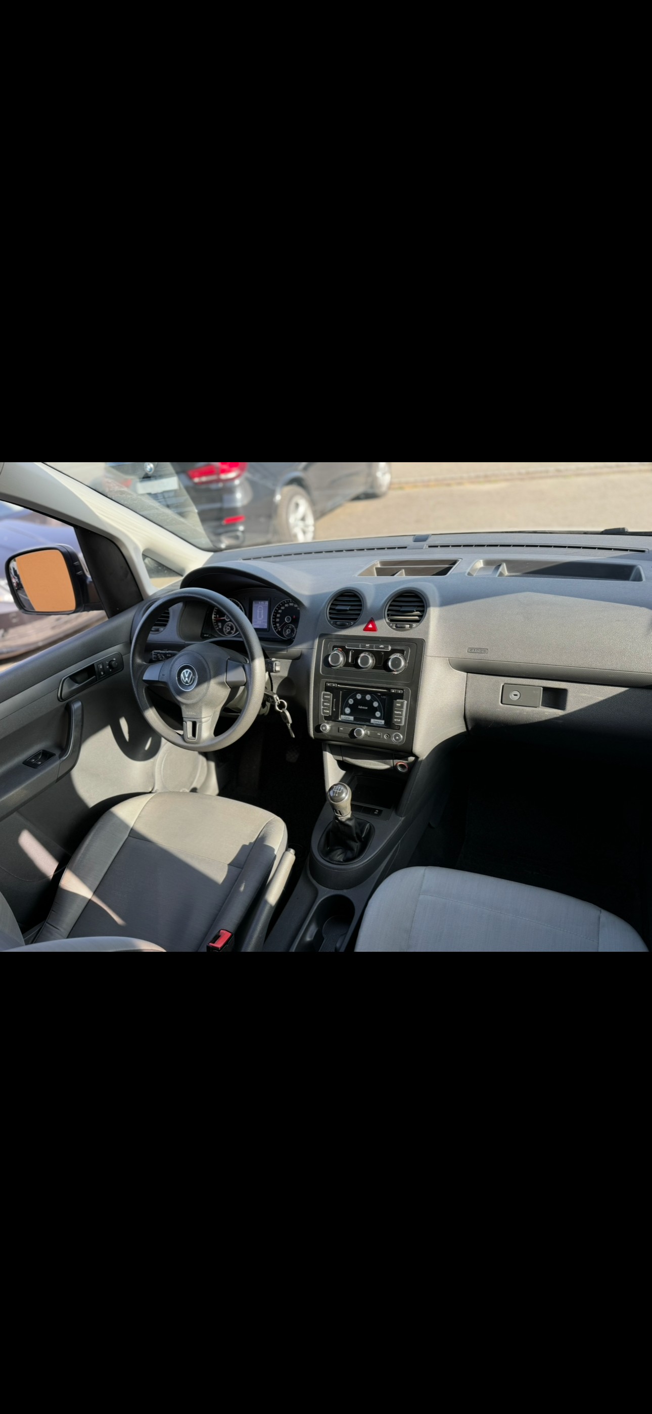 VW CADDY-image-9