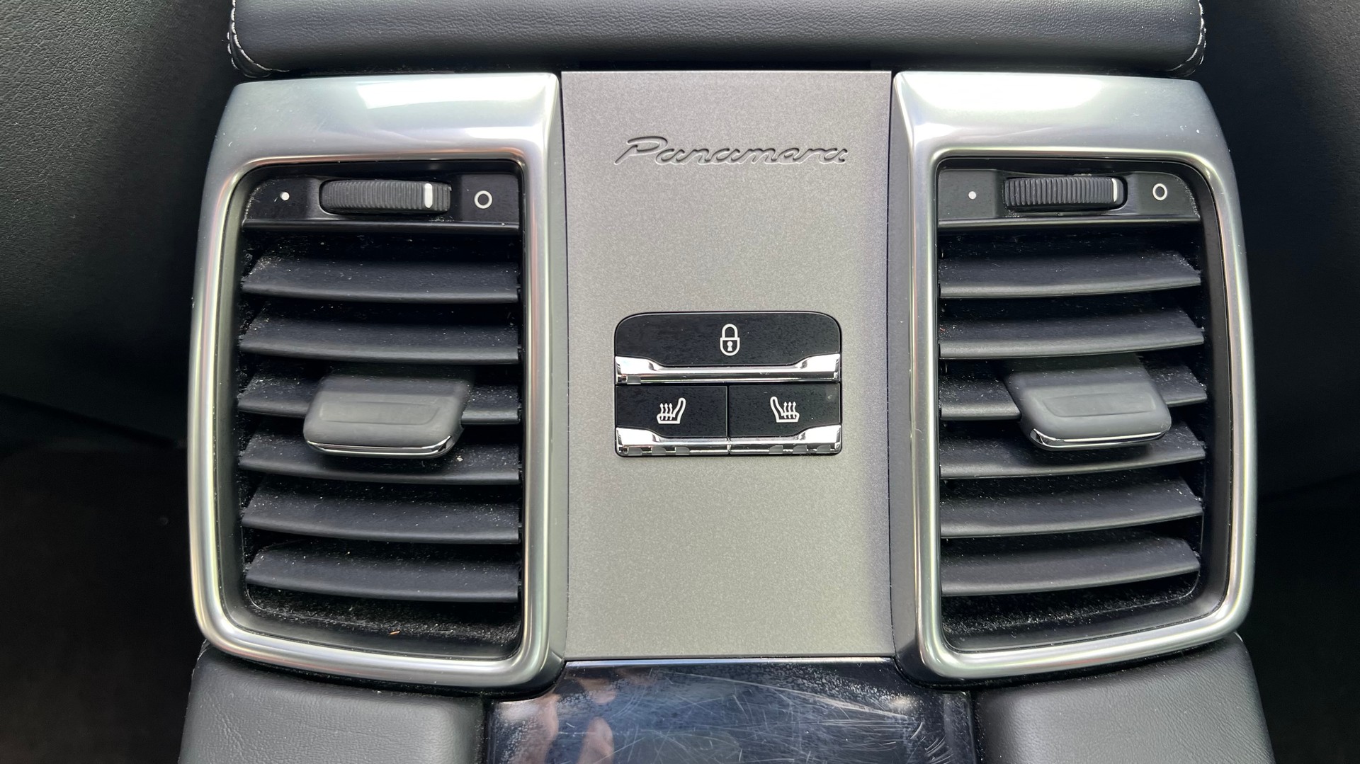 PORSCHE Panamera 4S 3.0 PDK-image-10