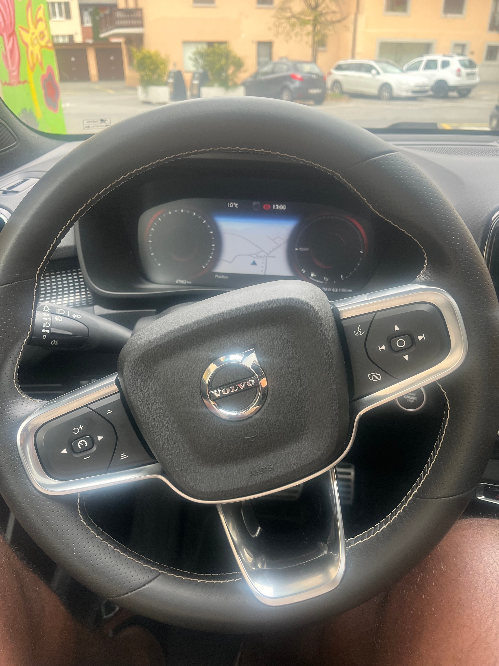 VOLVO XC40 T5 TwE R-Design DCT-image-2