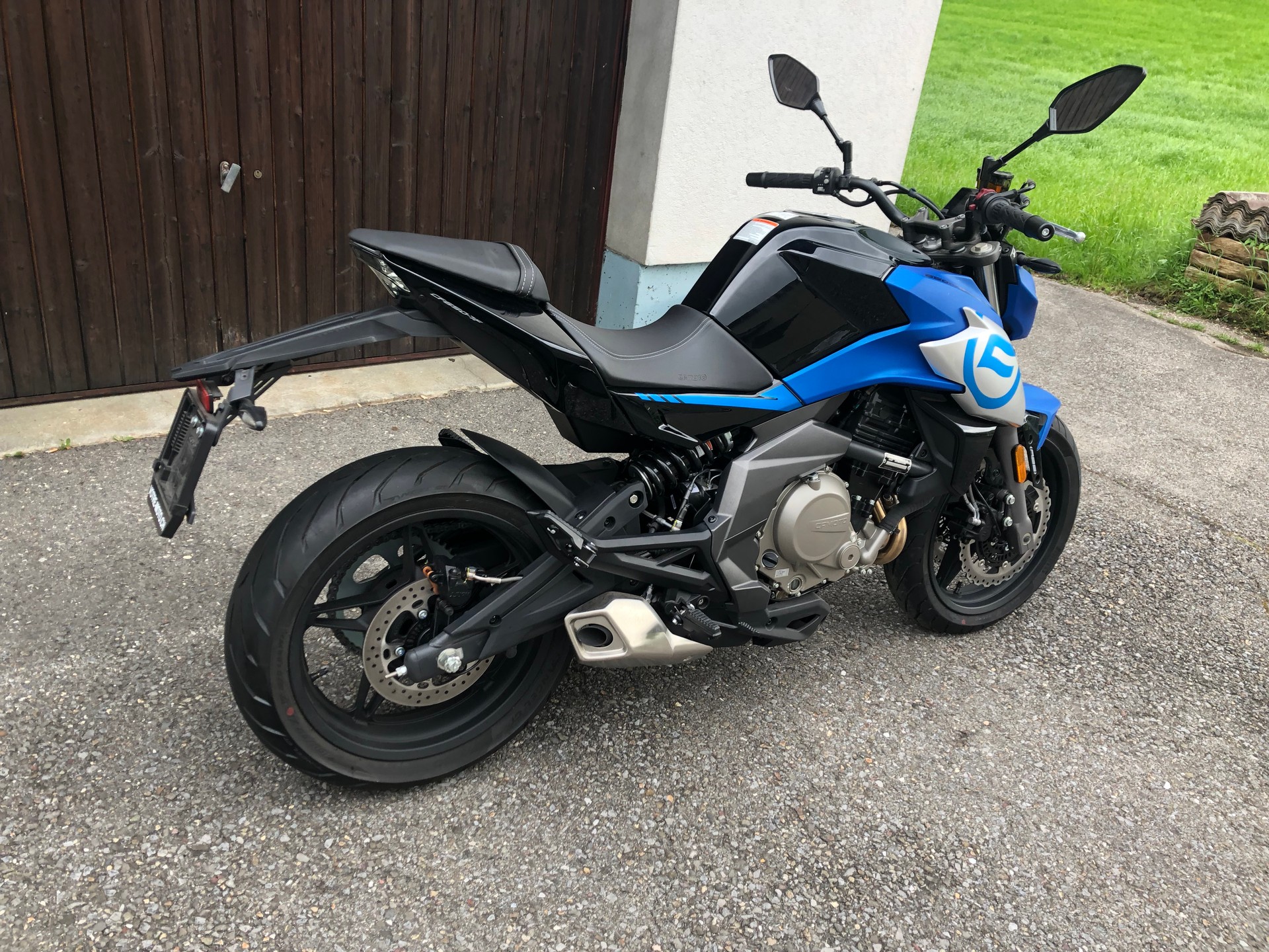 CF MOTO 650 NK-image-3