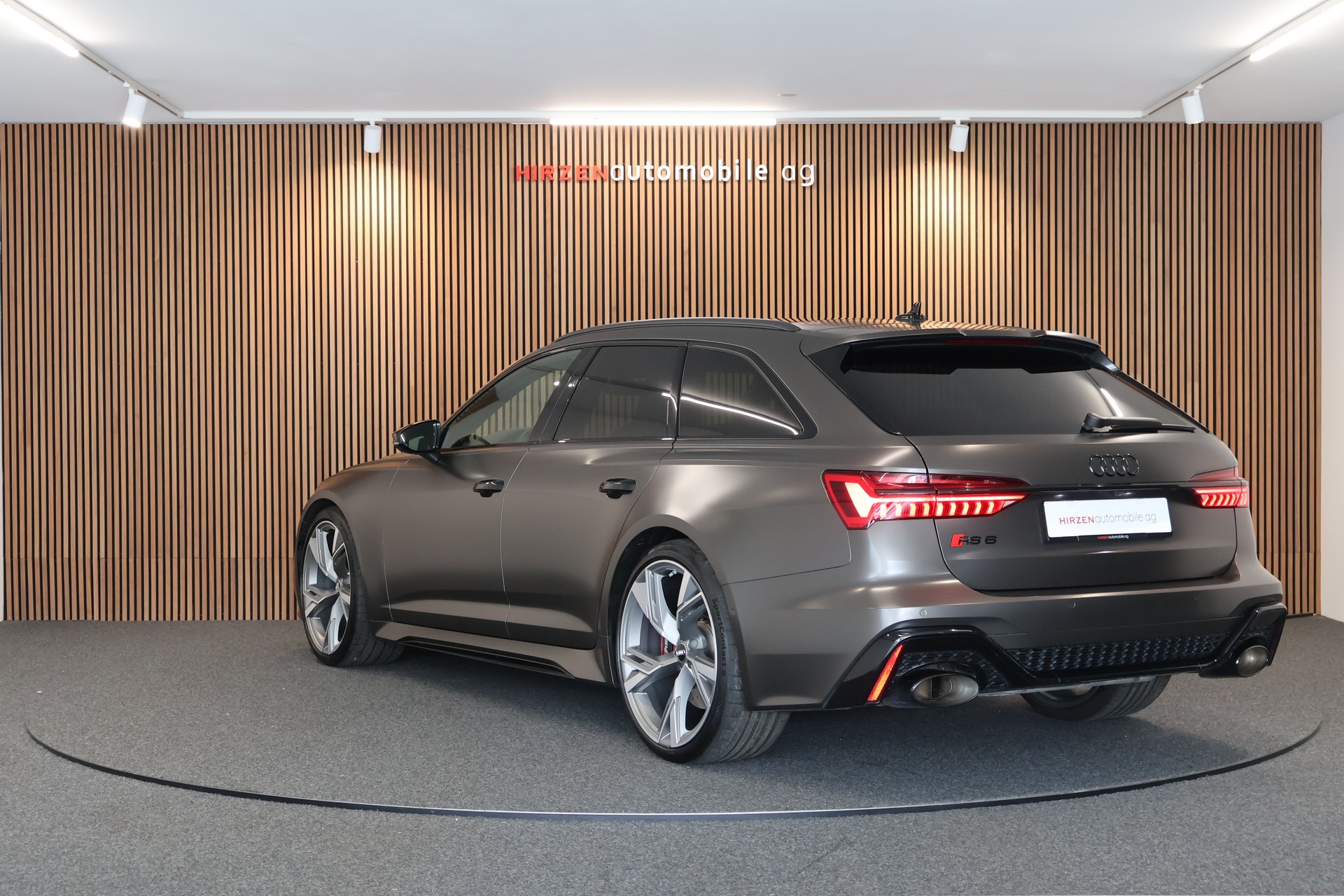 AUDI RS6 Avant 4.0 TFSI V8 quattro-image-2