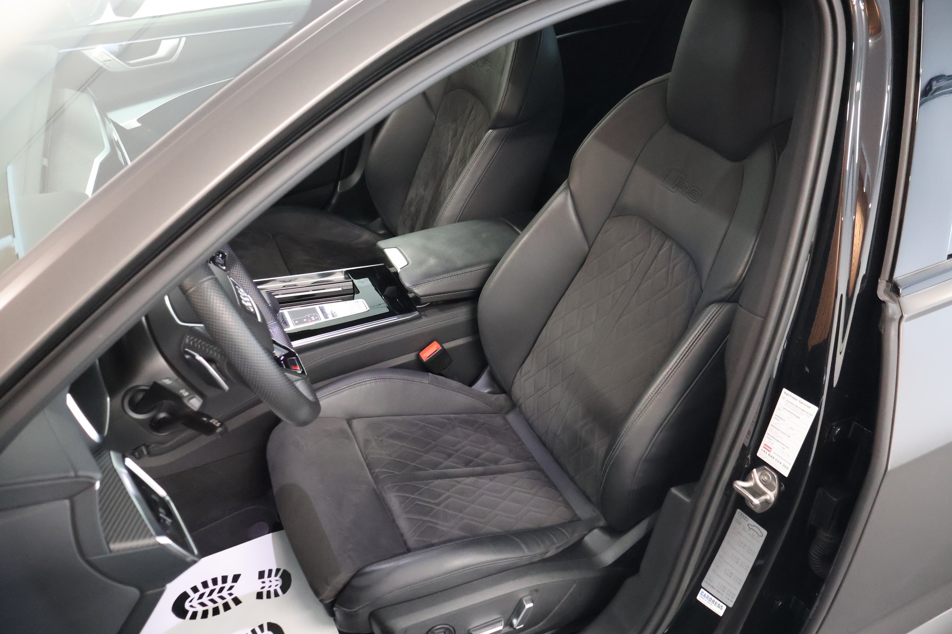 AUDI RS6 Avant 4.0 TFSI V8 quattro-image-10