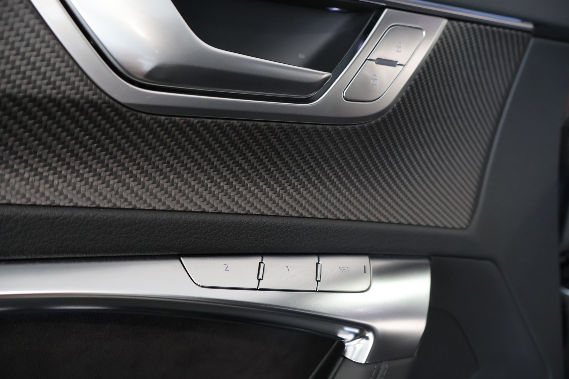 AUDI RS6 Avant 4.0 TFSI V8 quattro-image-28