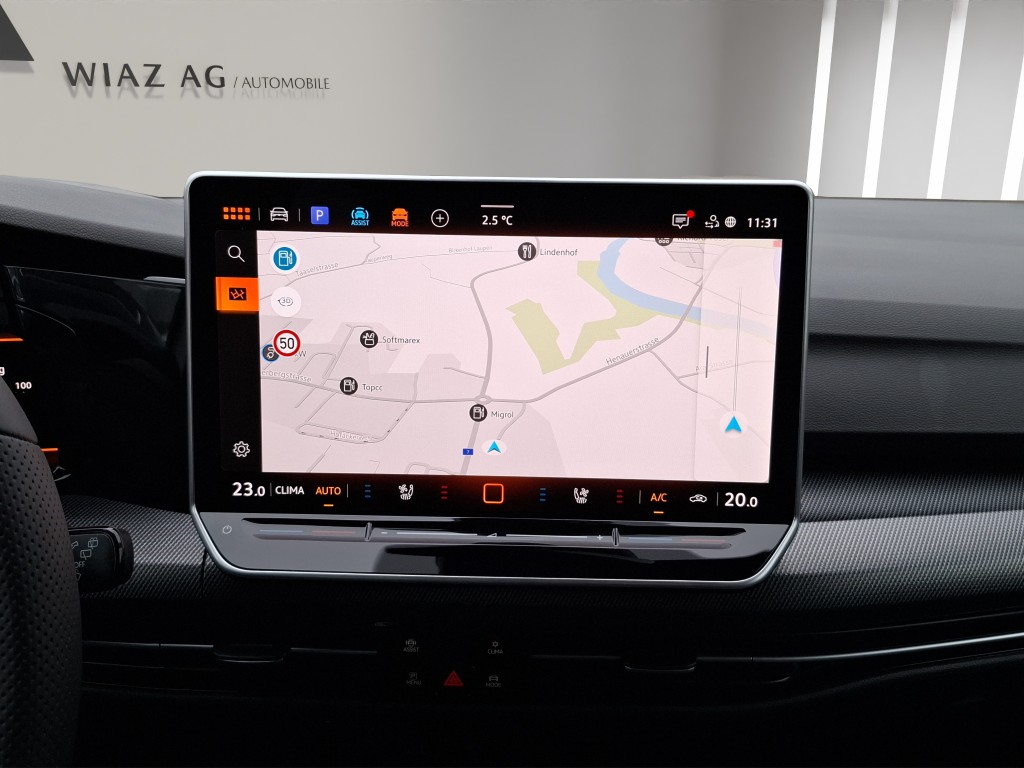VW Golf VIII 2.0 TSI R DSG 4motion-image-12