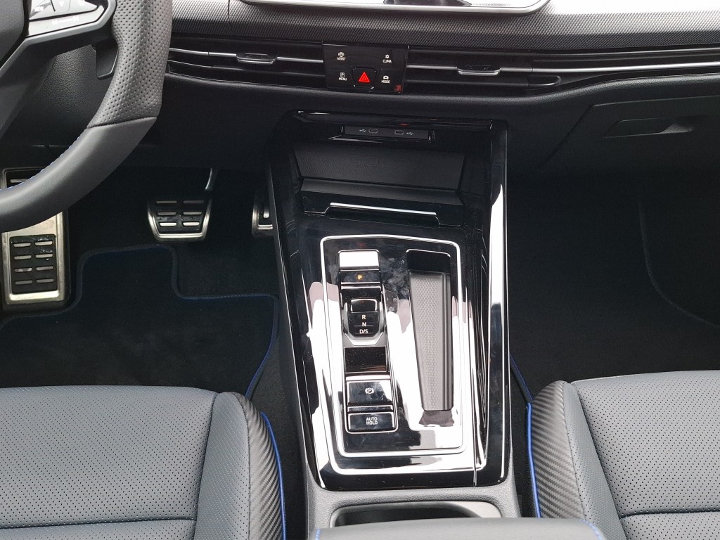 VW Golf VIII 2.0 TSI R DSG 4motion-image-9