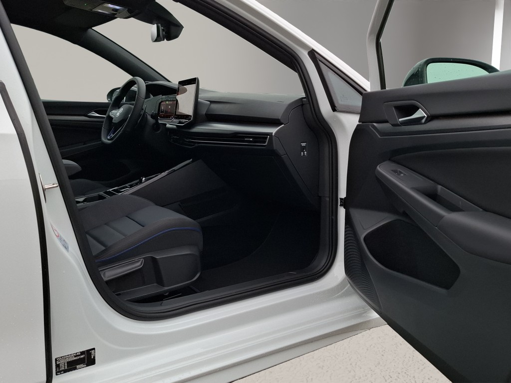 VW Golf VIII 2.0 TSI R DSG 4motion-image-14