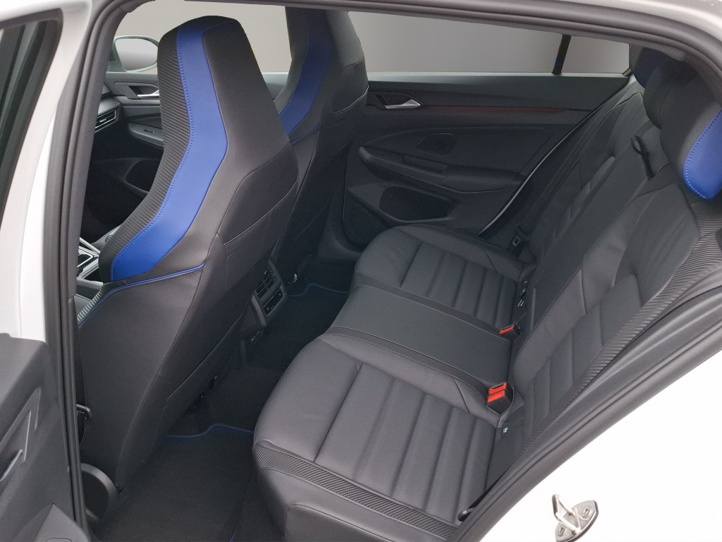 VW Golf VIII 2.0 TSI R DSG 4motion-image-3