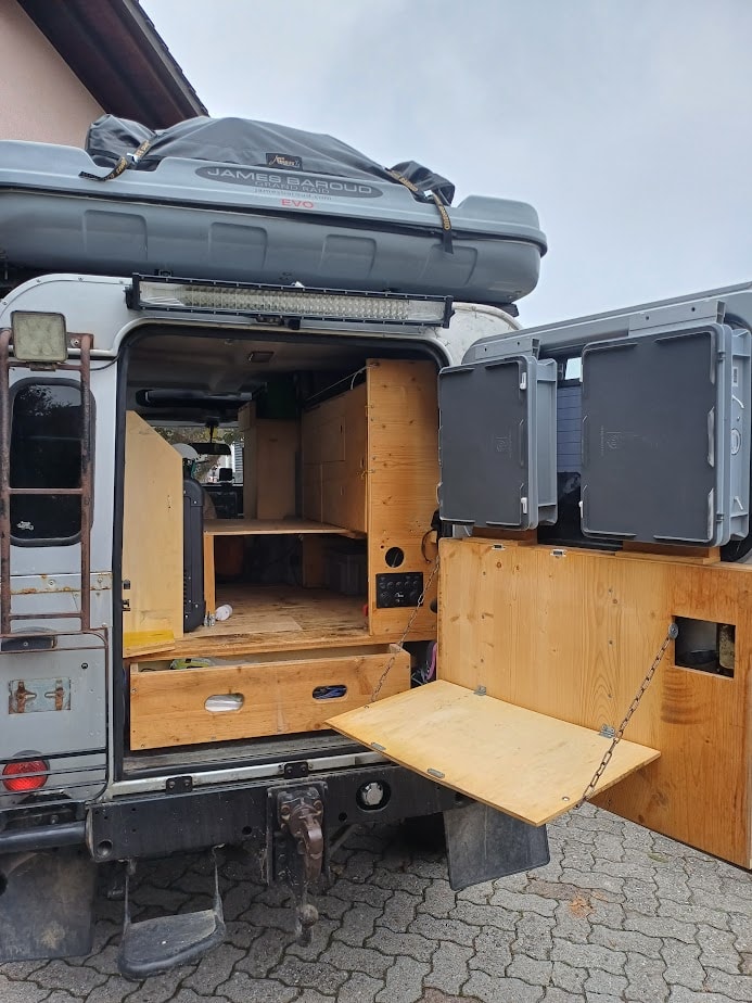 LAND ROVER Defender 110 SW 2.5 Td5-image-2