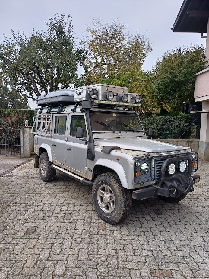 LAND ROVER Defender 110 SW 2.5 Td5-image-0