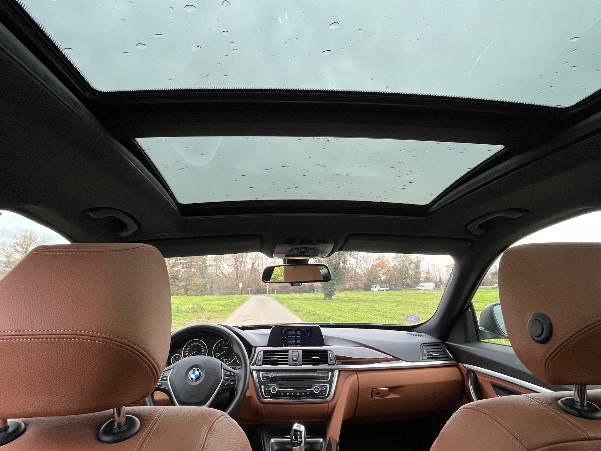 BMW 335i GT xDrive Luxury Line Steptronic-image-16