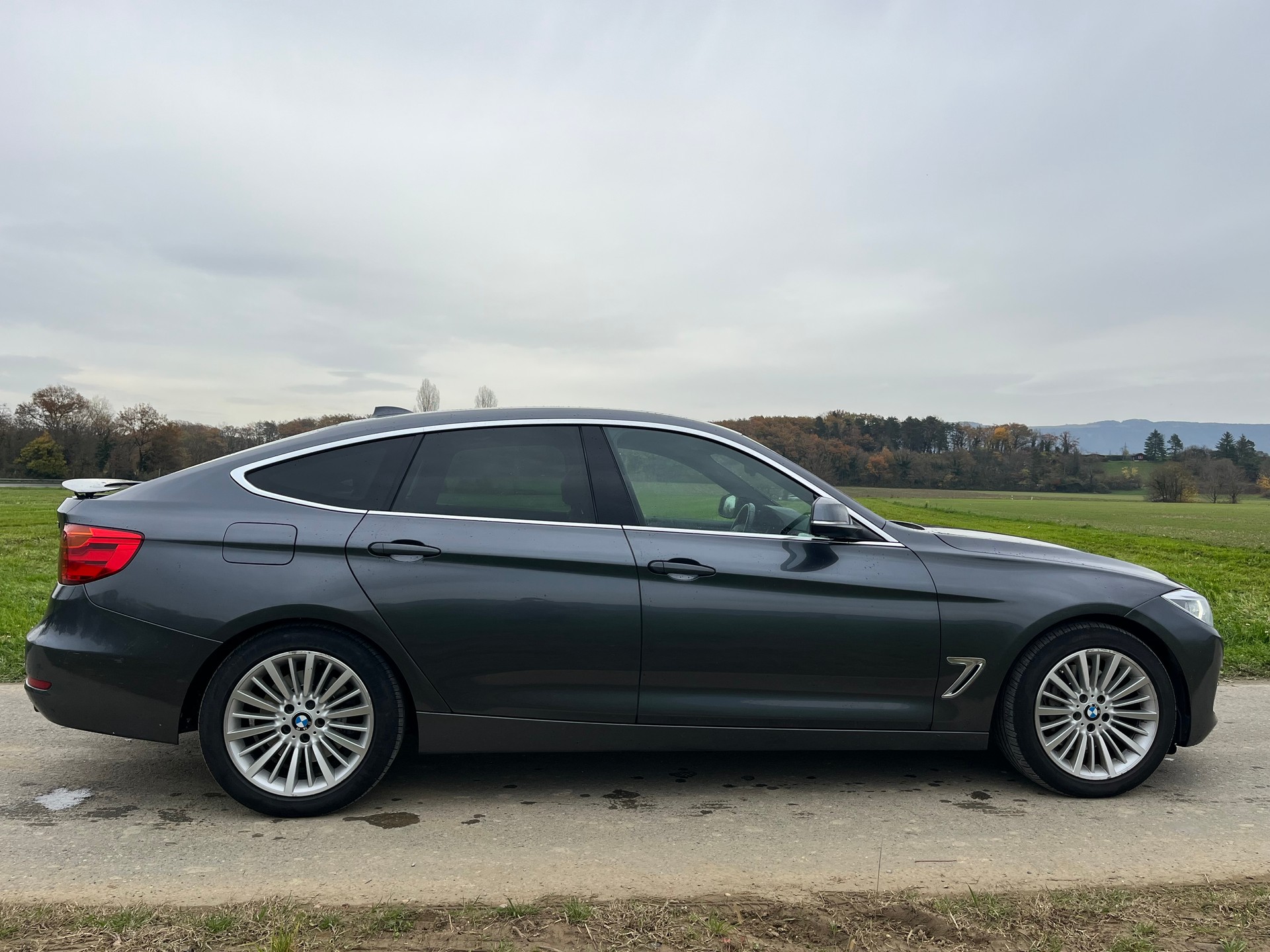 BMW 335i GT xDrive Luxury Line Steptronic-image-7
