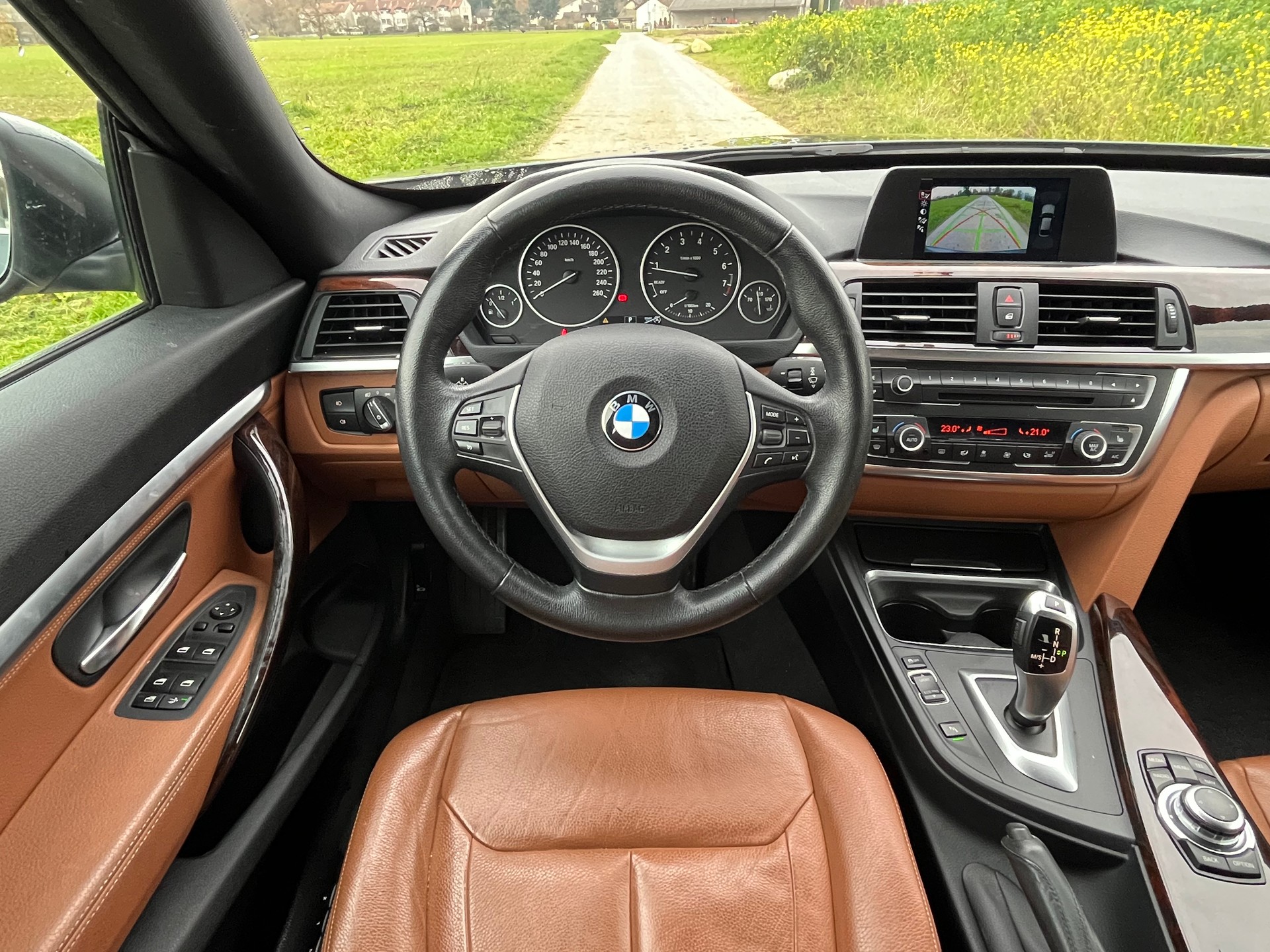 BMW 335i GT xDrive Luxury Line Steptronic-image-22
