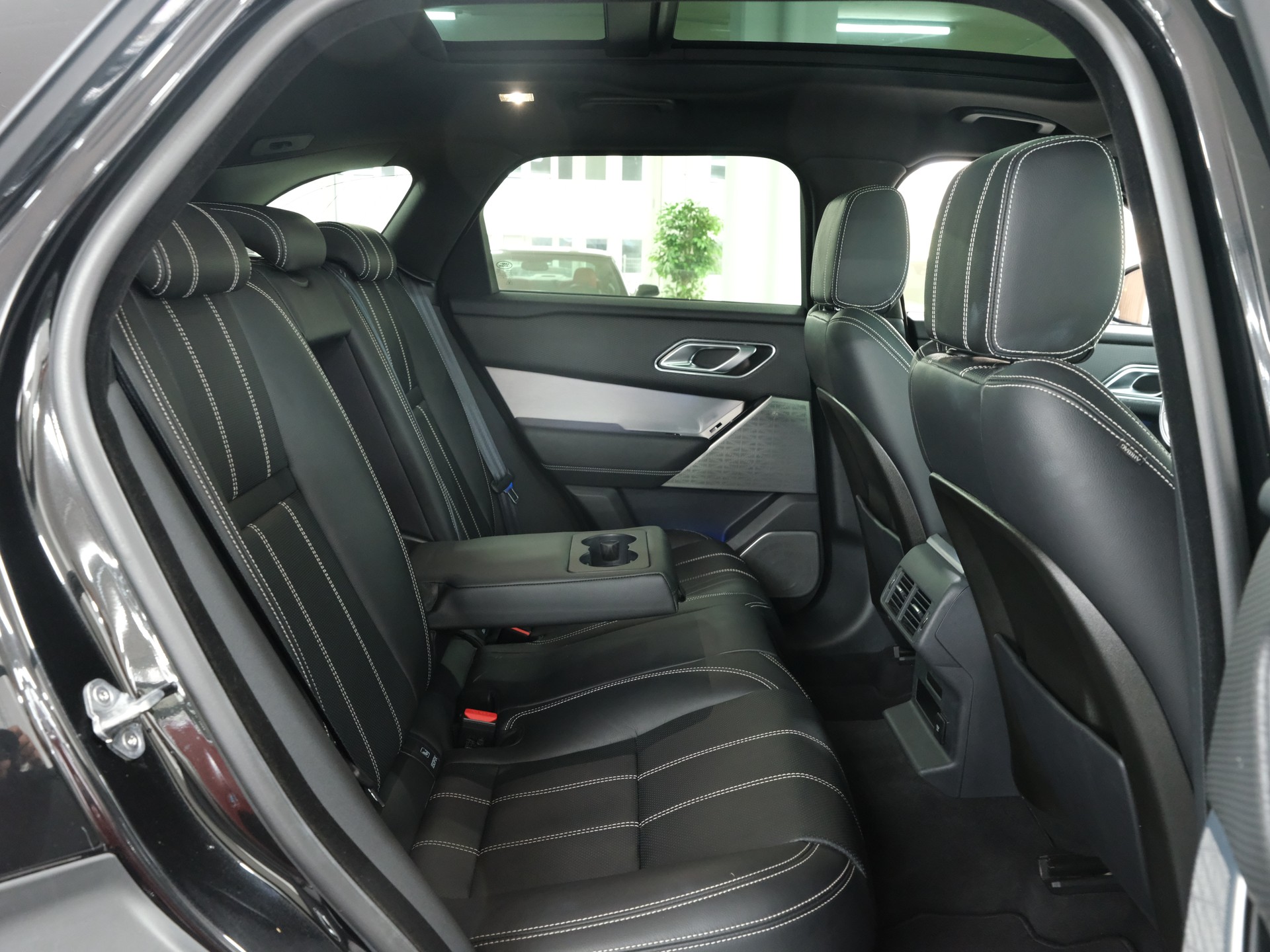 LAND ROVER Range Rover Velar R-Dynamic P 300 SE Automatic *Fahrassistenz Paket* *Panoramadach*-image-18