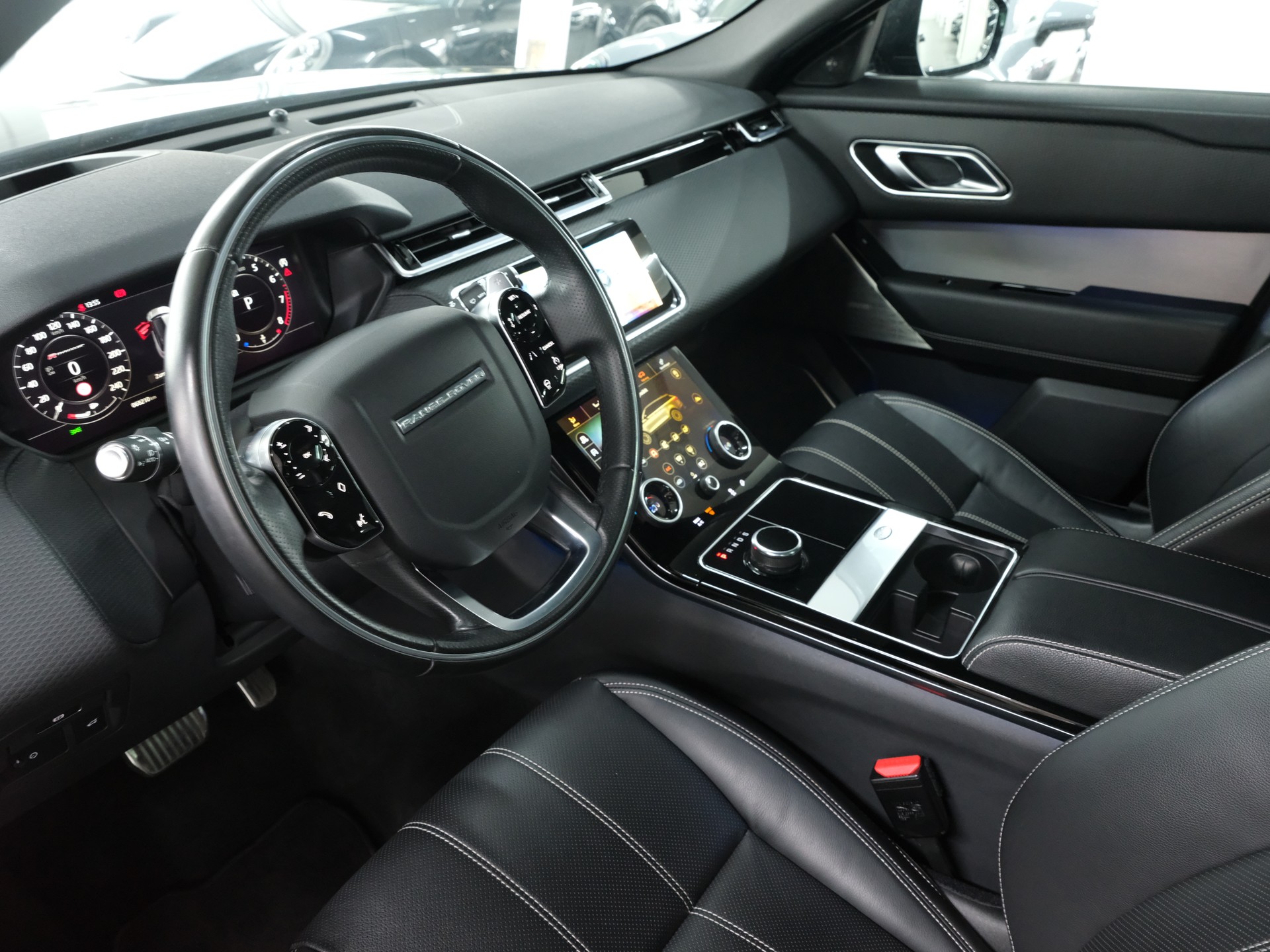 LAND ROVER Range Rover Velar R-Dynamic P 300 SE Automatic *Fahrassistenz Paket* *Panoramadach*-image-13