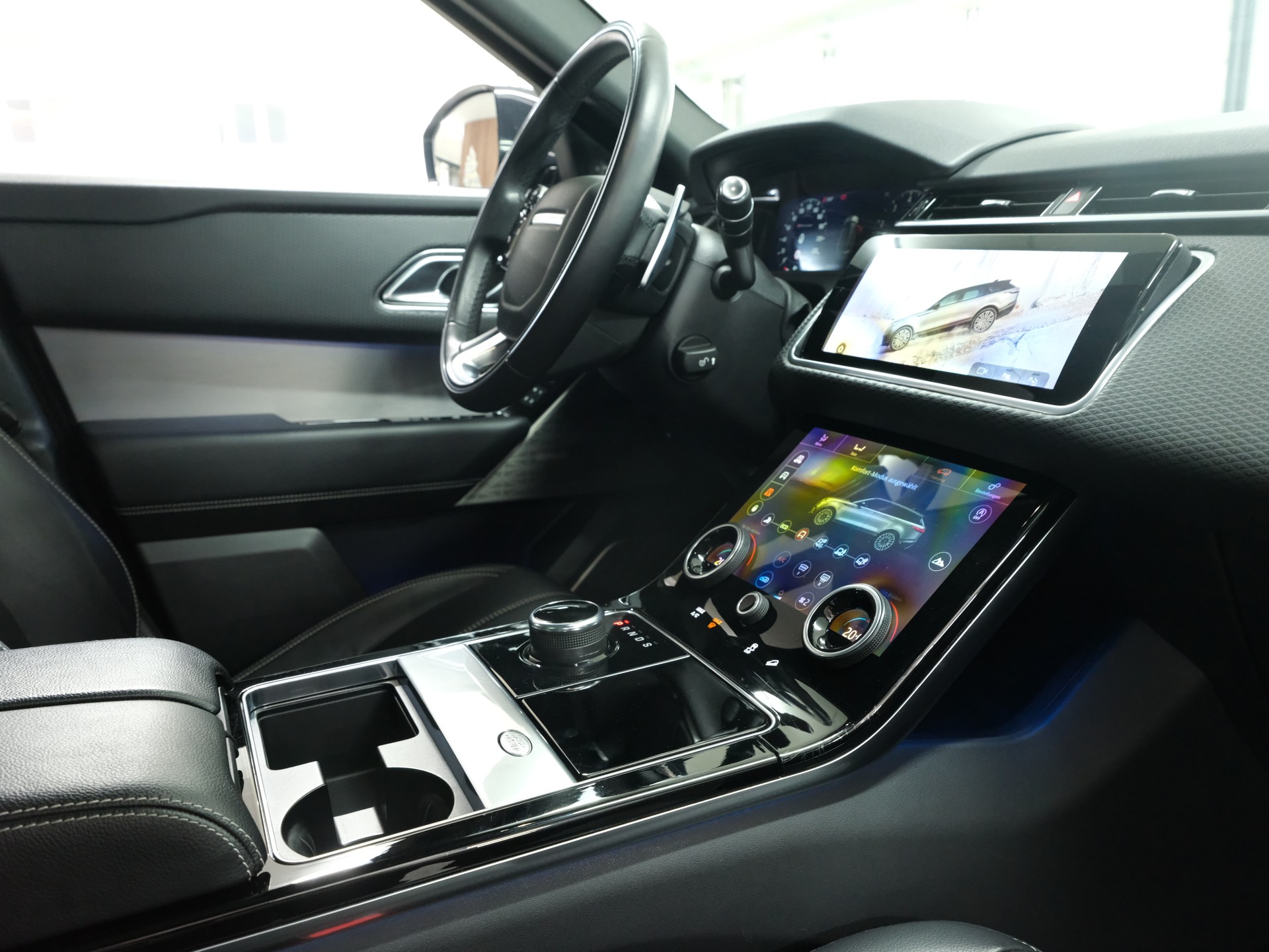 LAND ROVER Range Rover Velar R-Dynamic P 300 SE Automatic *Fahrassistenz Paket* *Panoramadach*-image-20