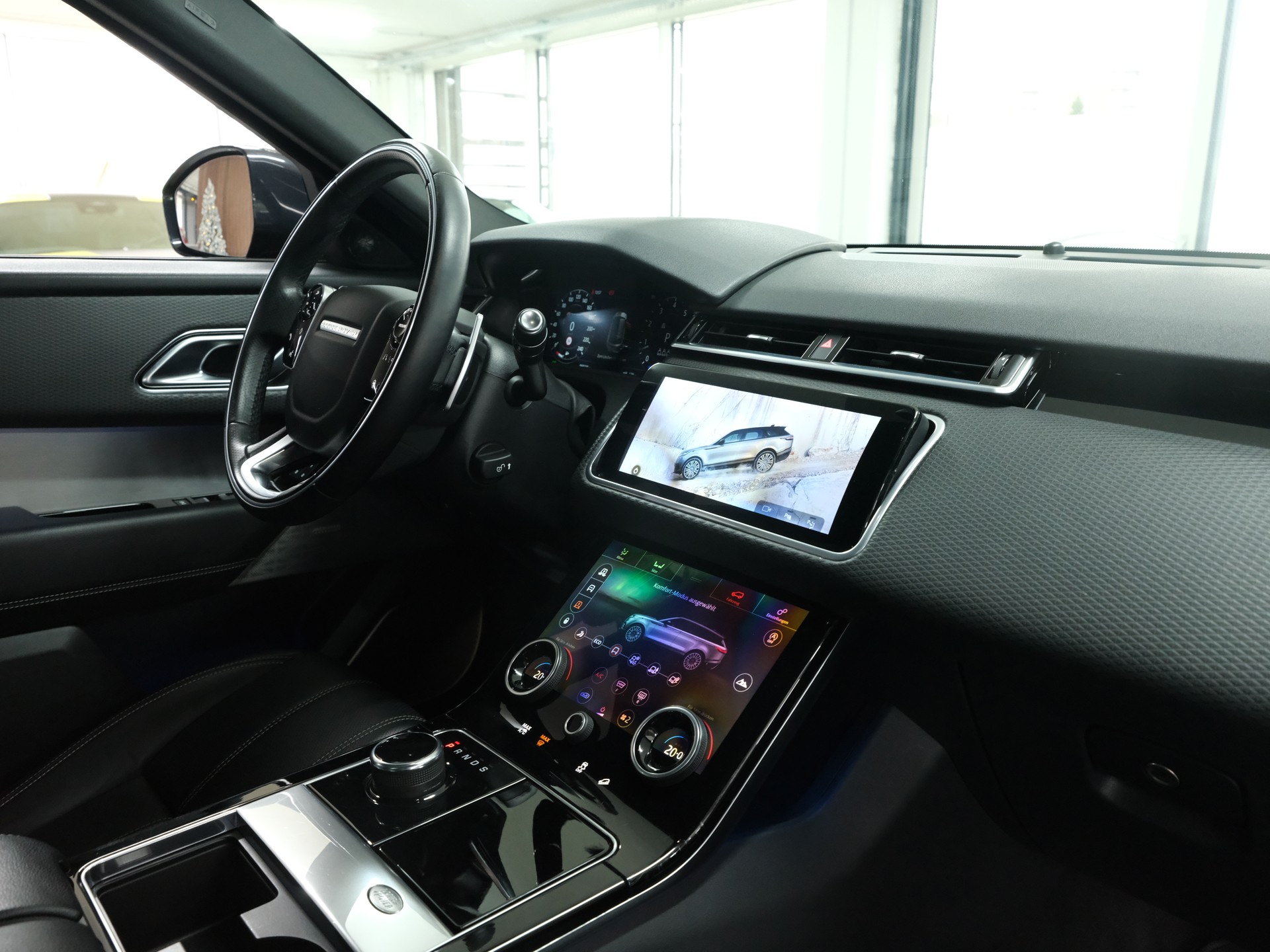 LAND ROVER Range Rover Velar R-Dynamic P 300 SE Automatic *Fahrassistenz Paket* *Panoramadach*-image-19