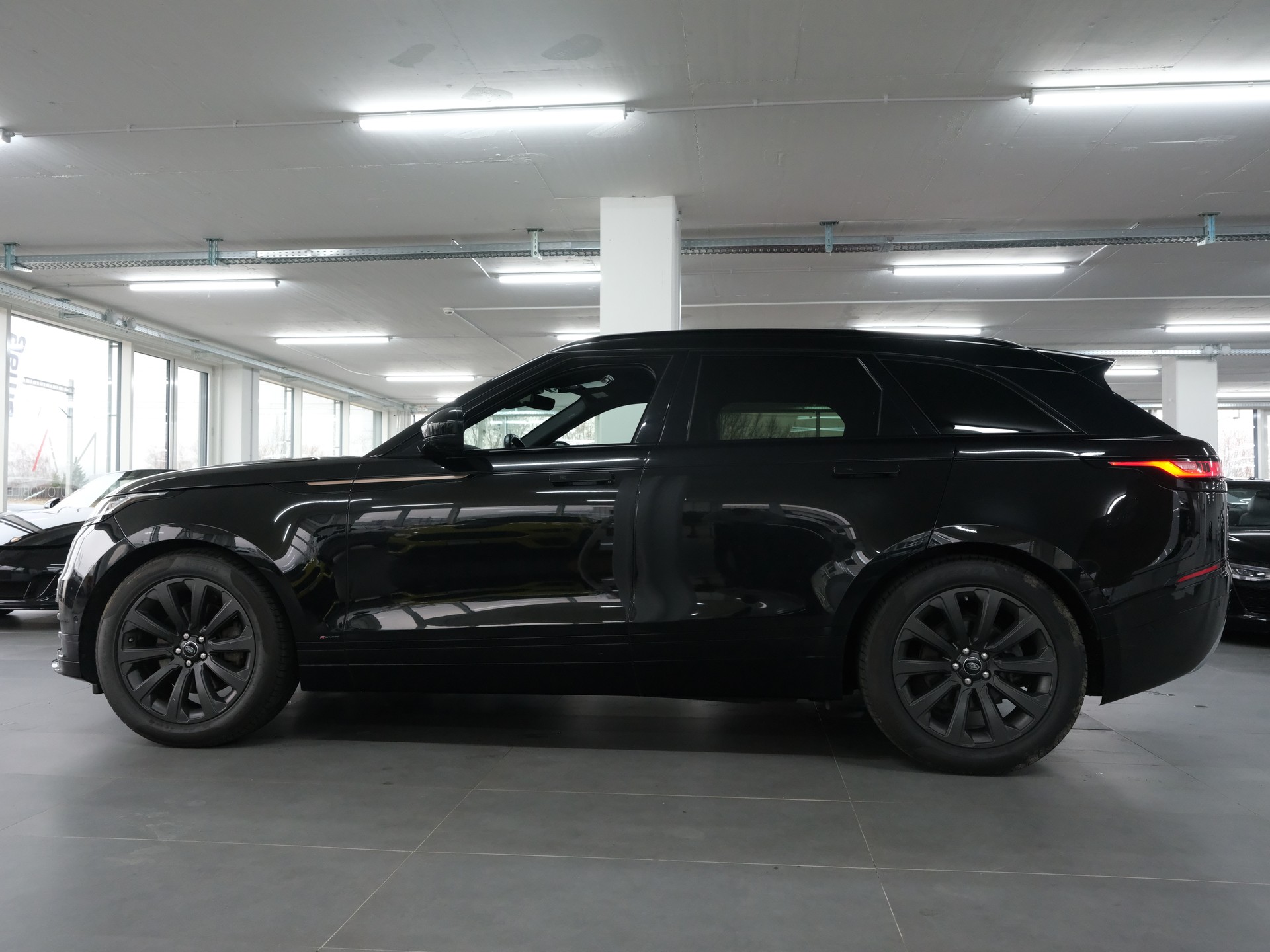 LAND ROVER Range Rover Velar R-Dynamic P 300 SE Automatic *Fahrassistenz Paket* *Panoramadach*-image-7