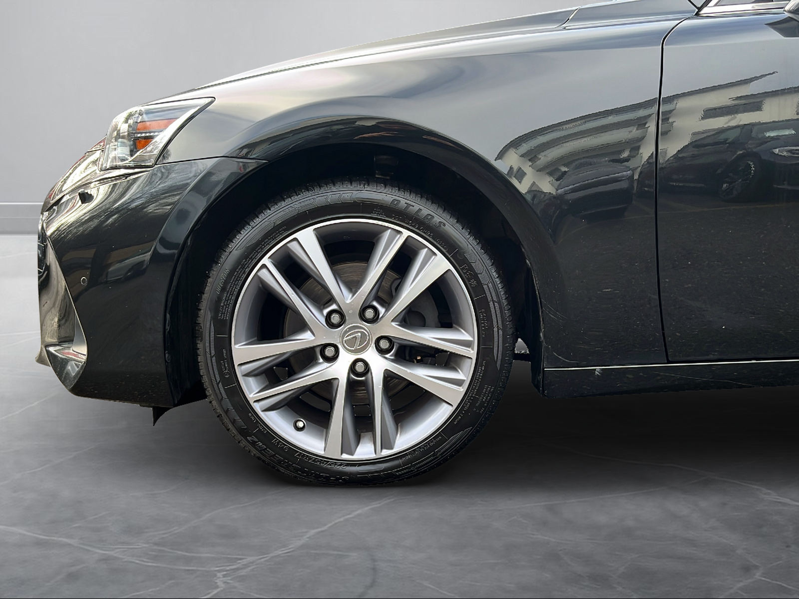 LEXUS IS 300h excellence Automatic-image-6
