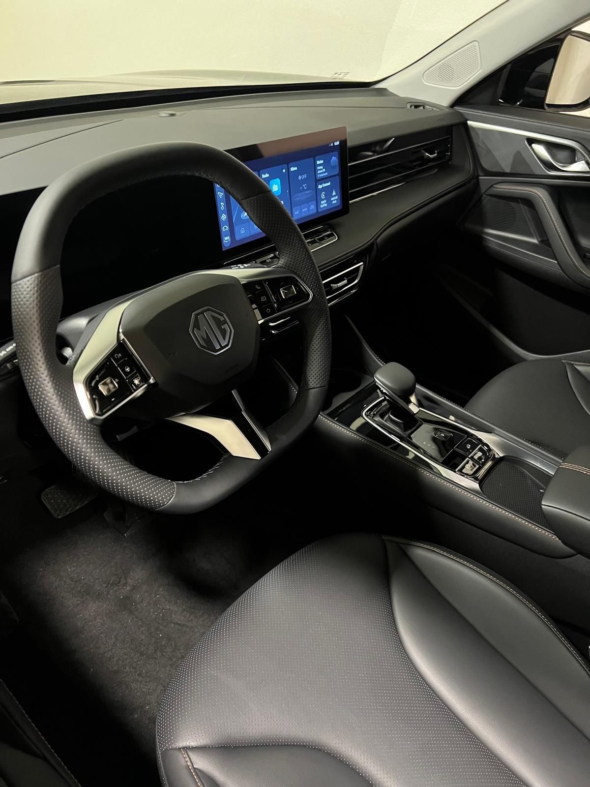 MG HS 1.5 T PHEV Luxury-image-8