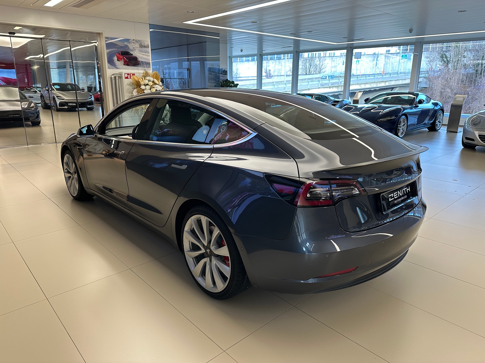 TESLA Model 3 Long Range Dual Motor AWD-image-6