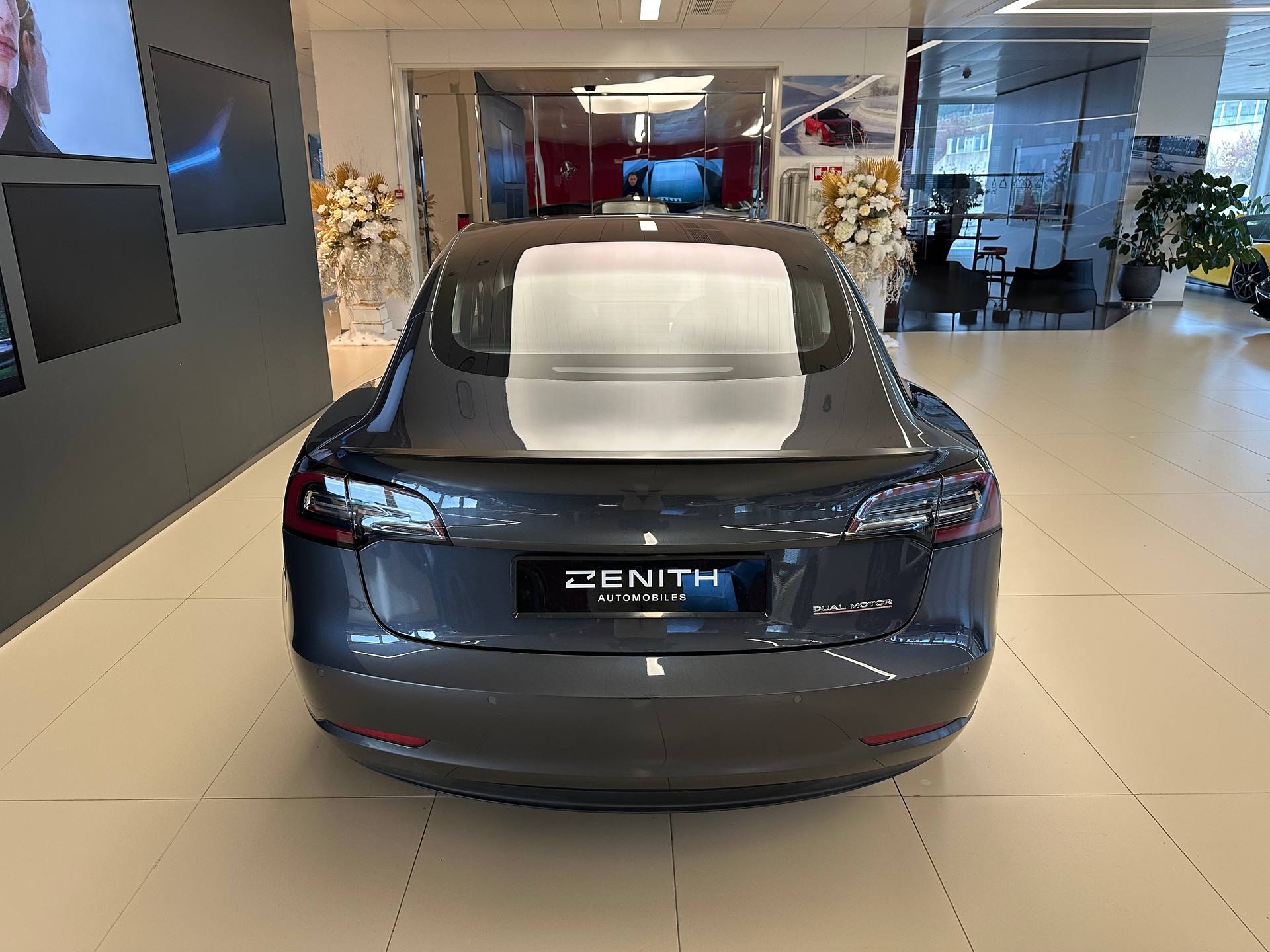 TESLA Model 3 Long Range Dual Motor AWD-image-5