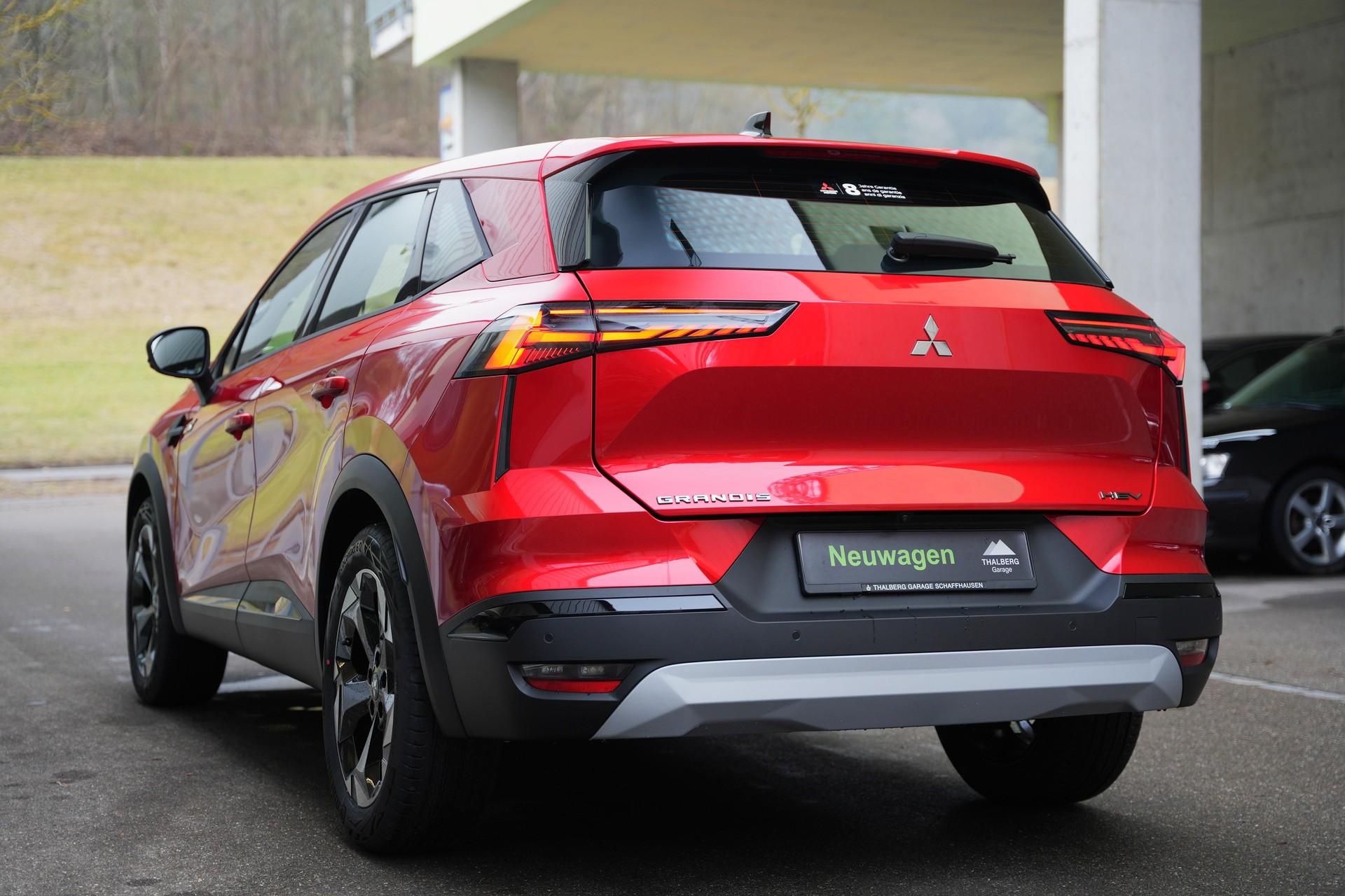 MITSUBISHI Grandis 1.8 HEV Invite+-image-3