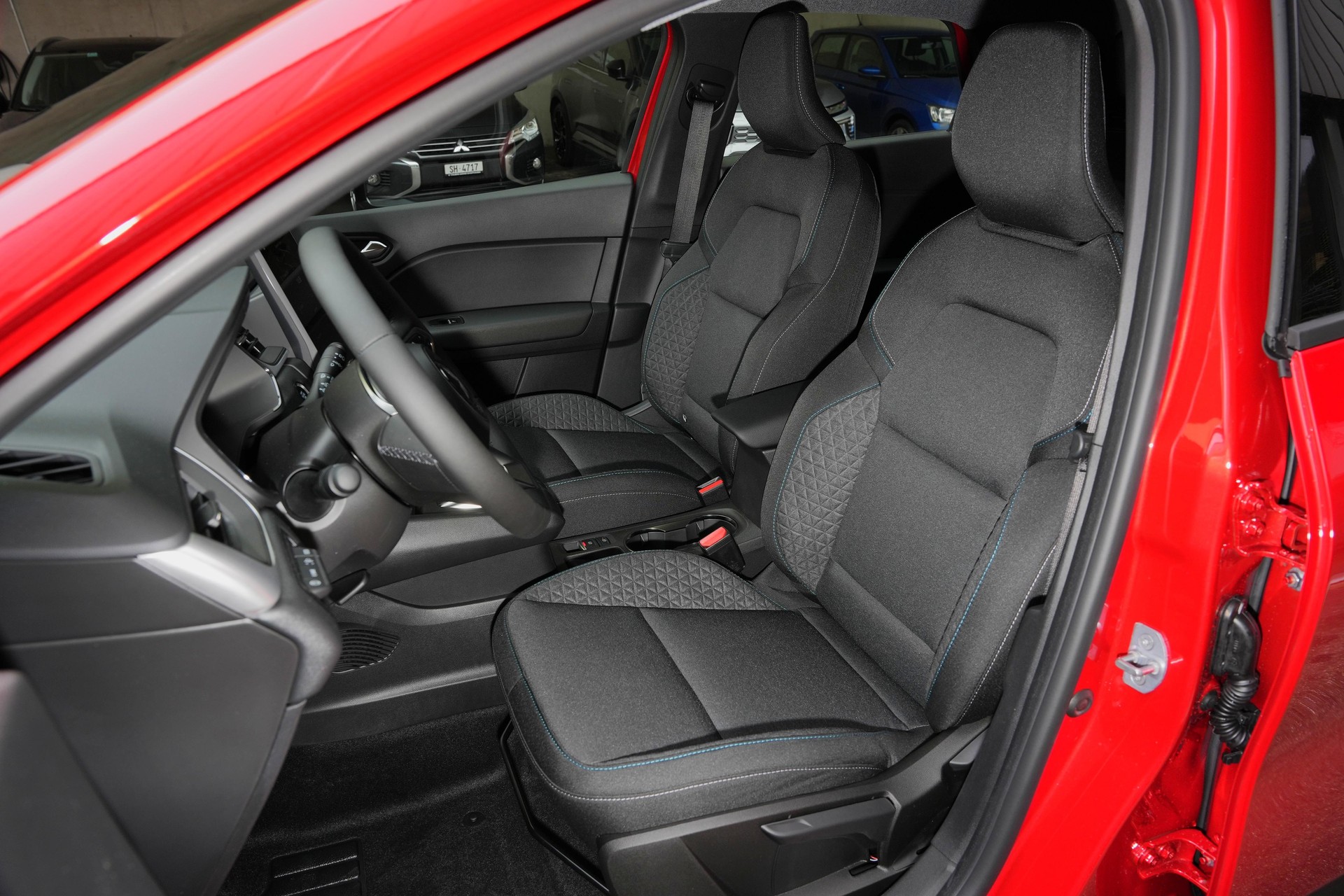 MITSUBISHI Grandis 1.8 HEV Invite+-image-5