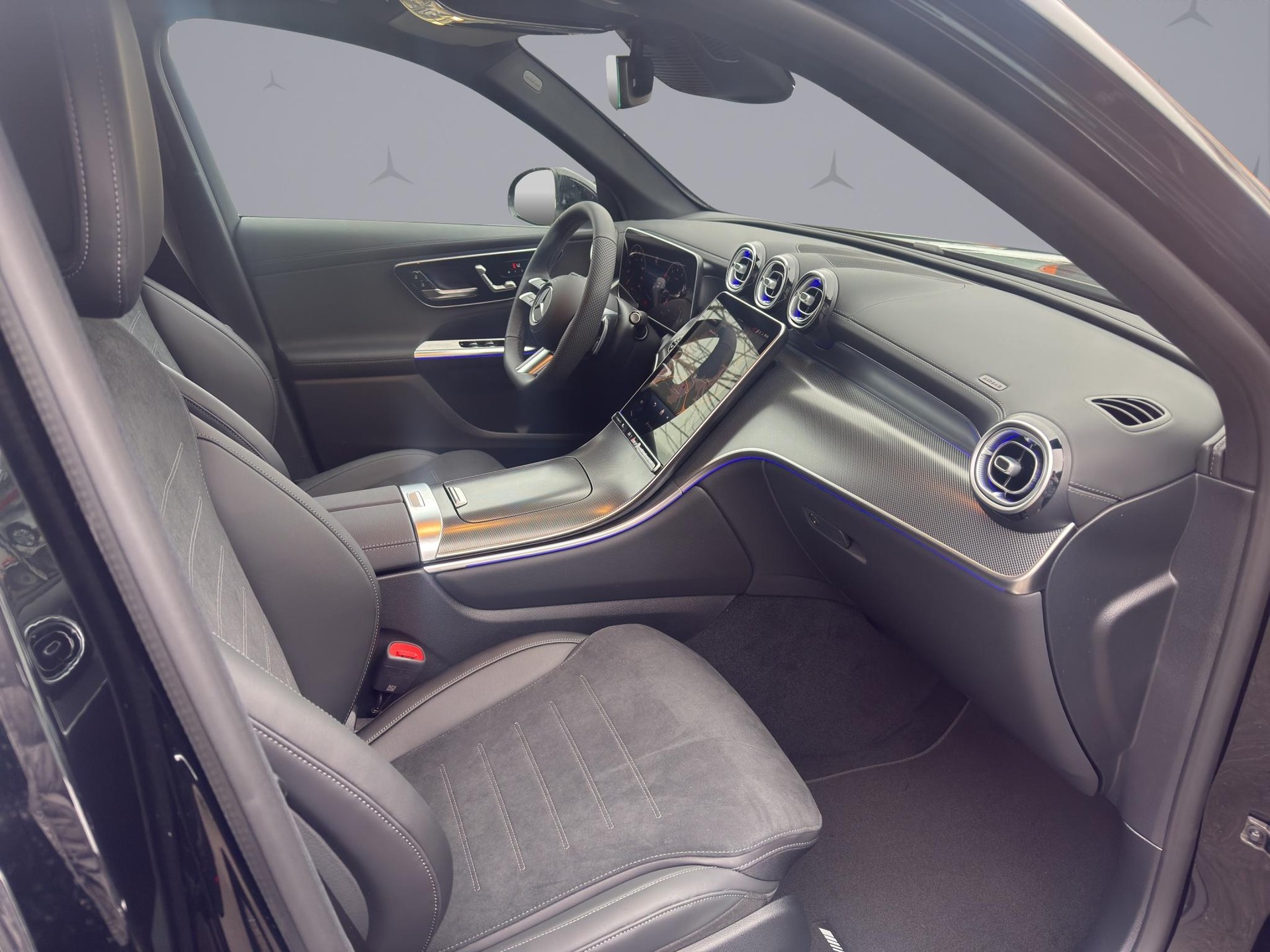 MERCEDES-BENZ GLC 300 Avantgarde 4matic-image-17